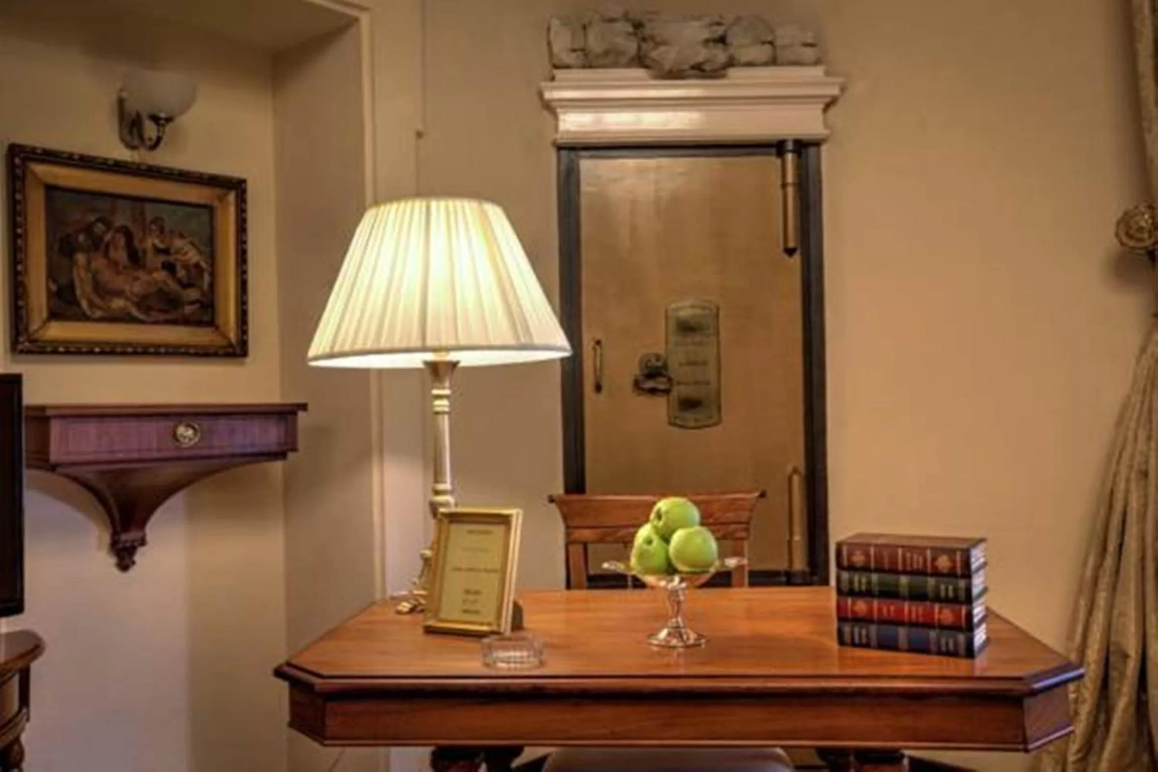 Decorative detail in Grand Boutique Hotel