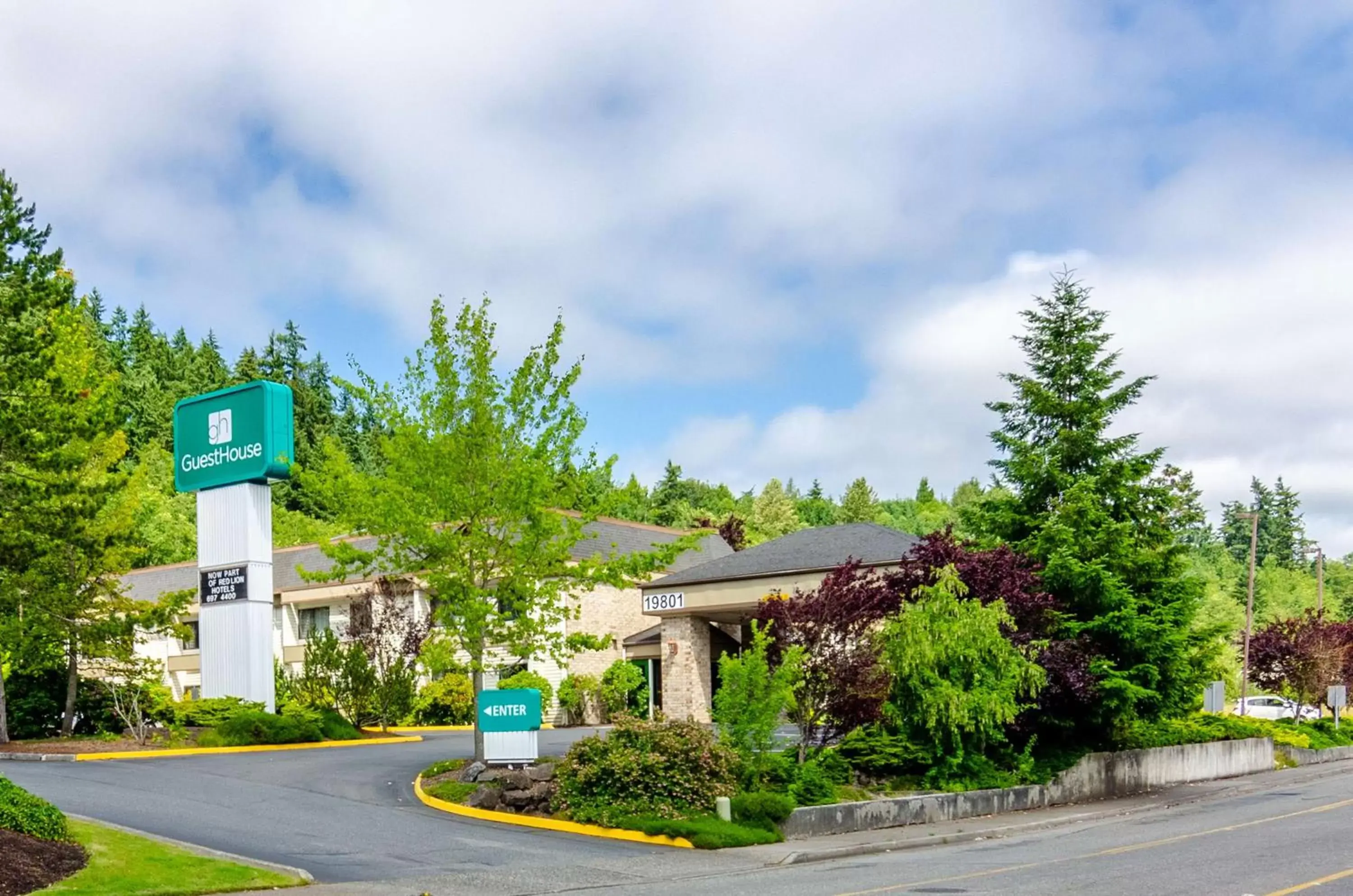Facade/entrance, Property Building in GuestHouse Inn & Suites Poulsbo