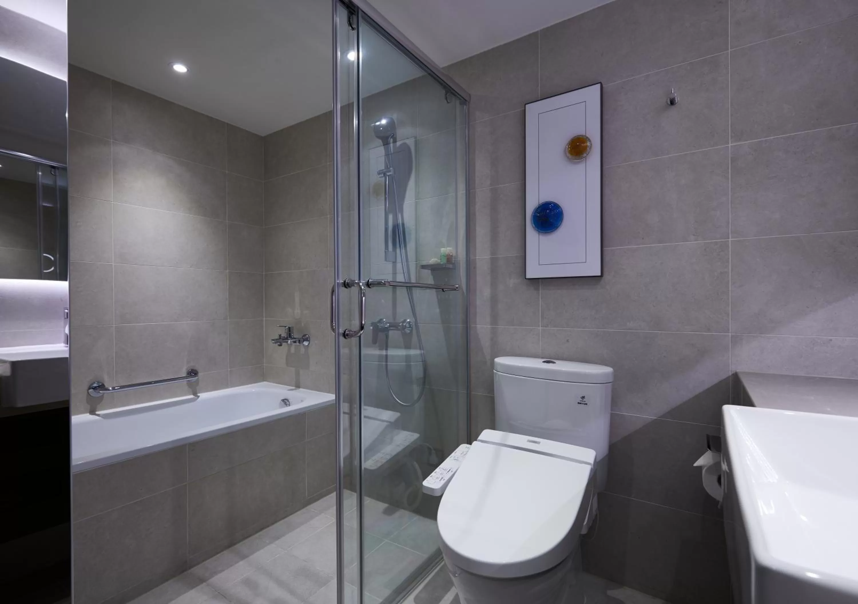 Shower in K Hotel Taipei Chang-An