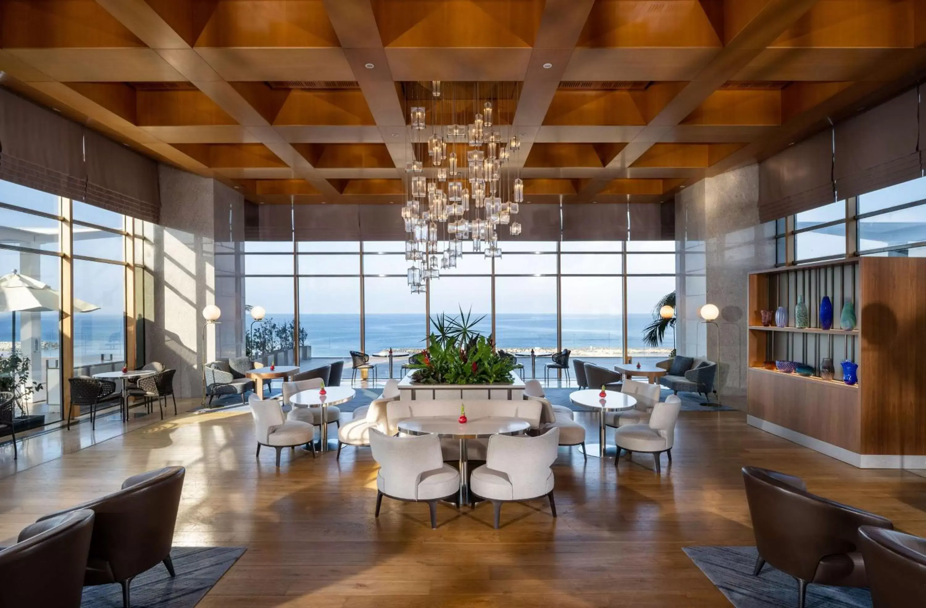 Lobby or reception, Restaurant/Places to Eat in The Vista At Hilton Tel Aviv