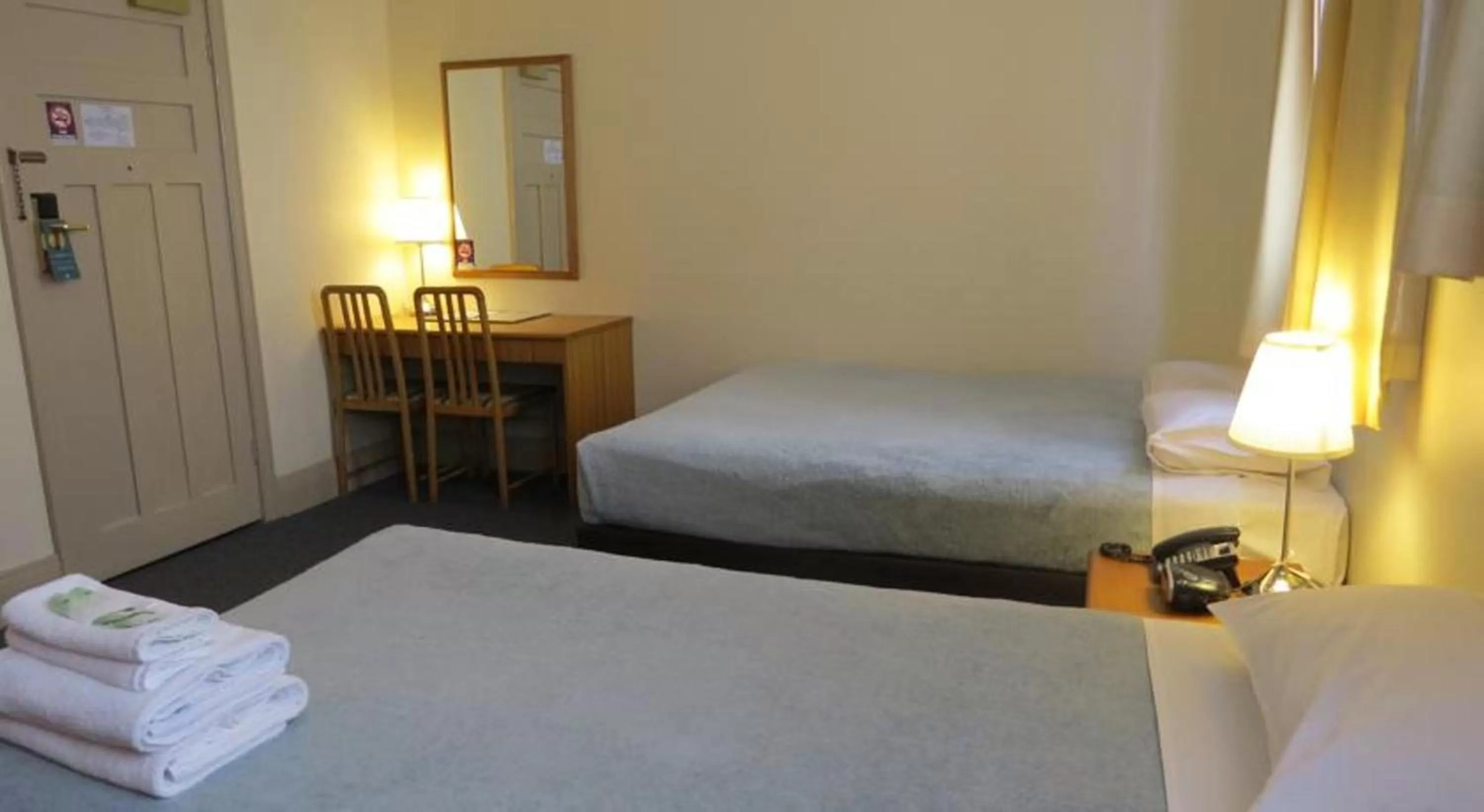 Bed in Criterion Hotel Perth