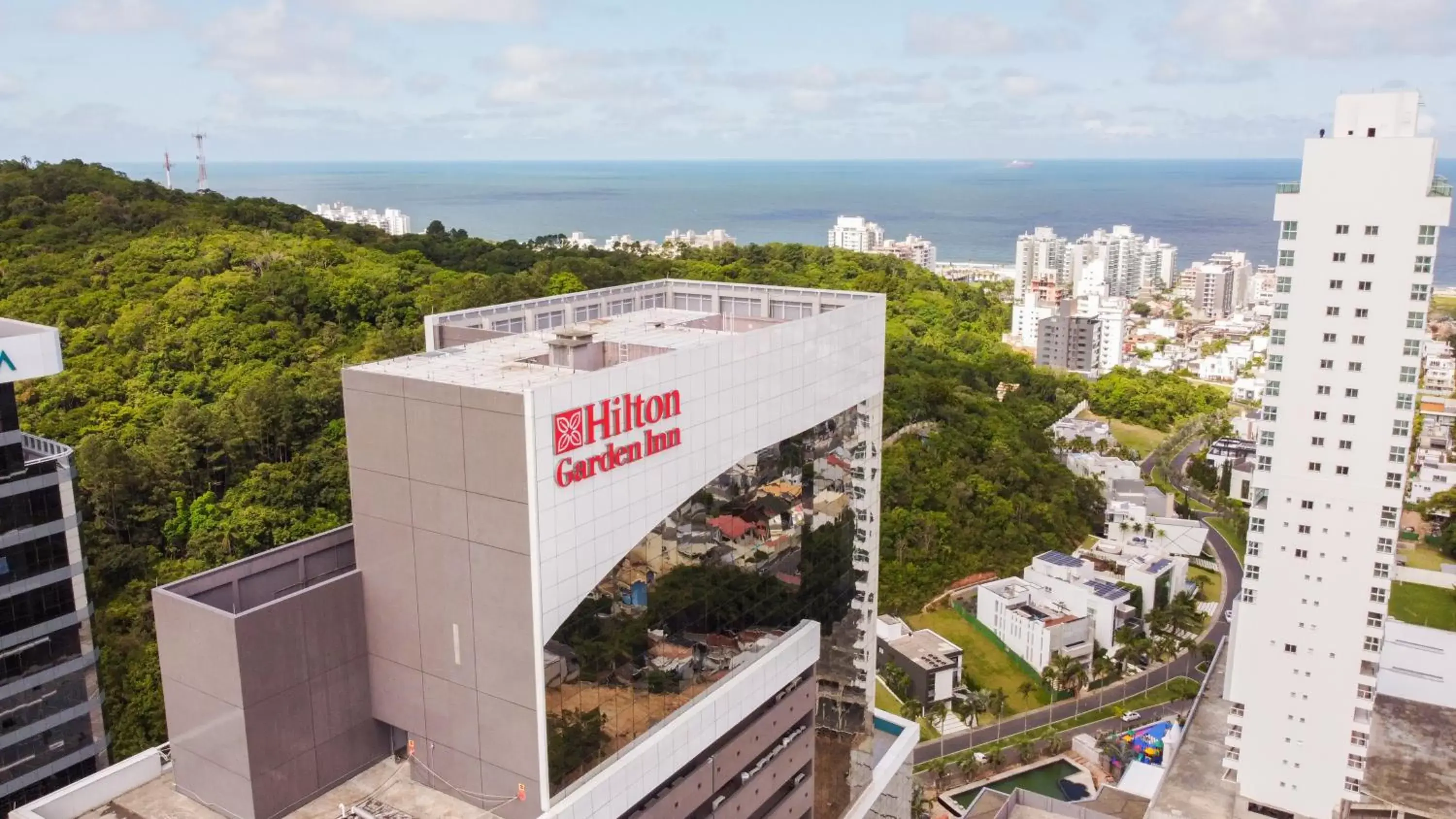 Property building in Hilton Garden Inn Praia Brava Property building in Hilton Garden Inn Praia Brava