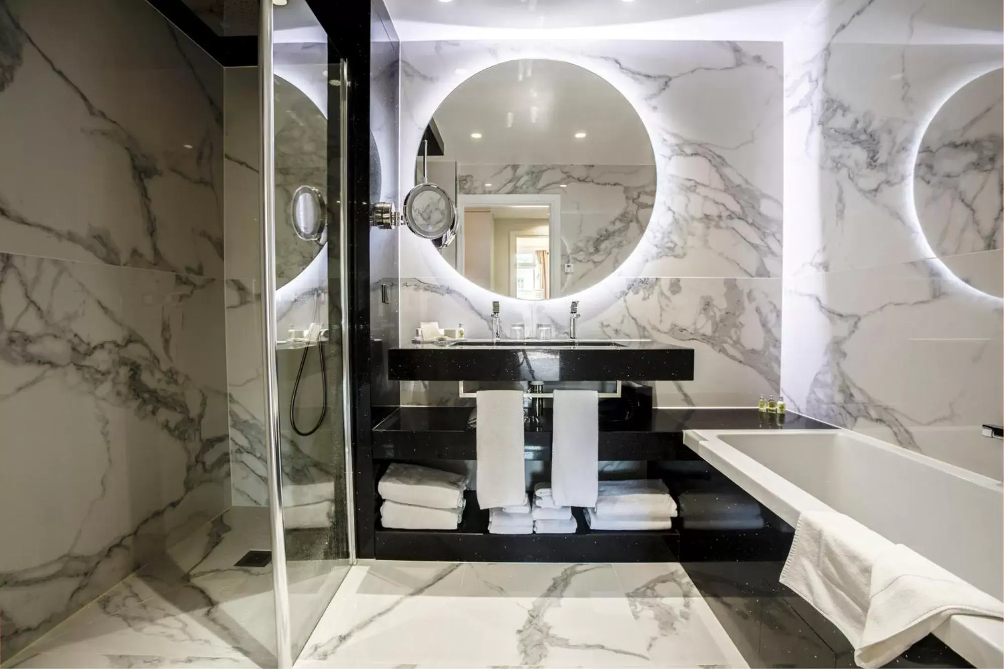 Bathroom in Fraser Suites Le Claridge Champs-Elysées