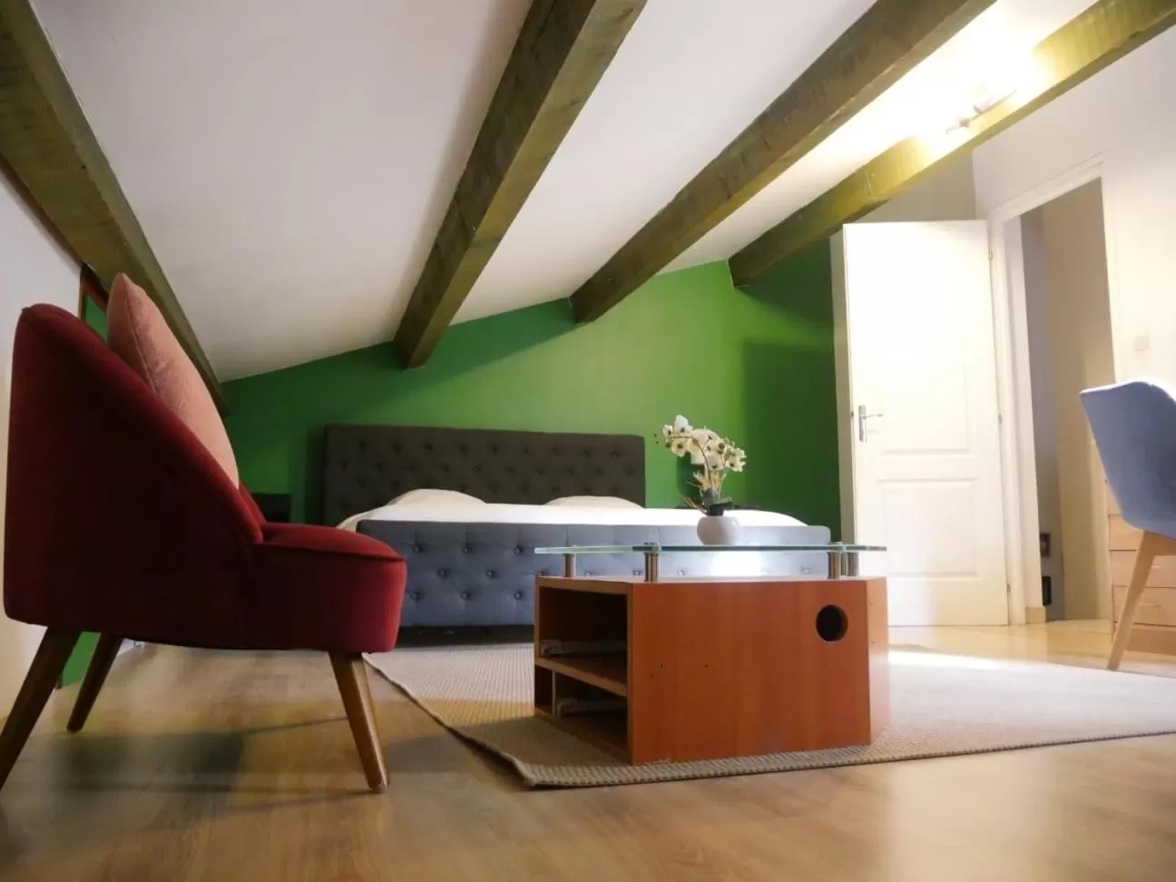 Bed, Kitchen/Kitchenette in Private ROOM