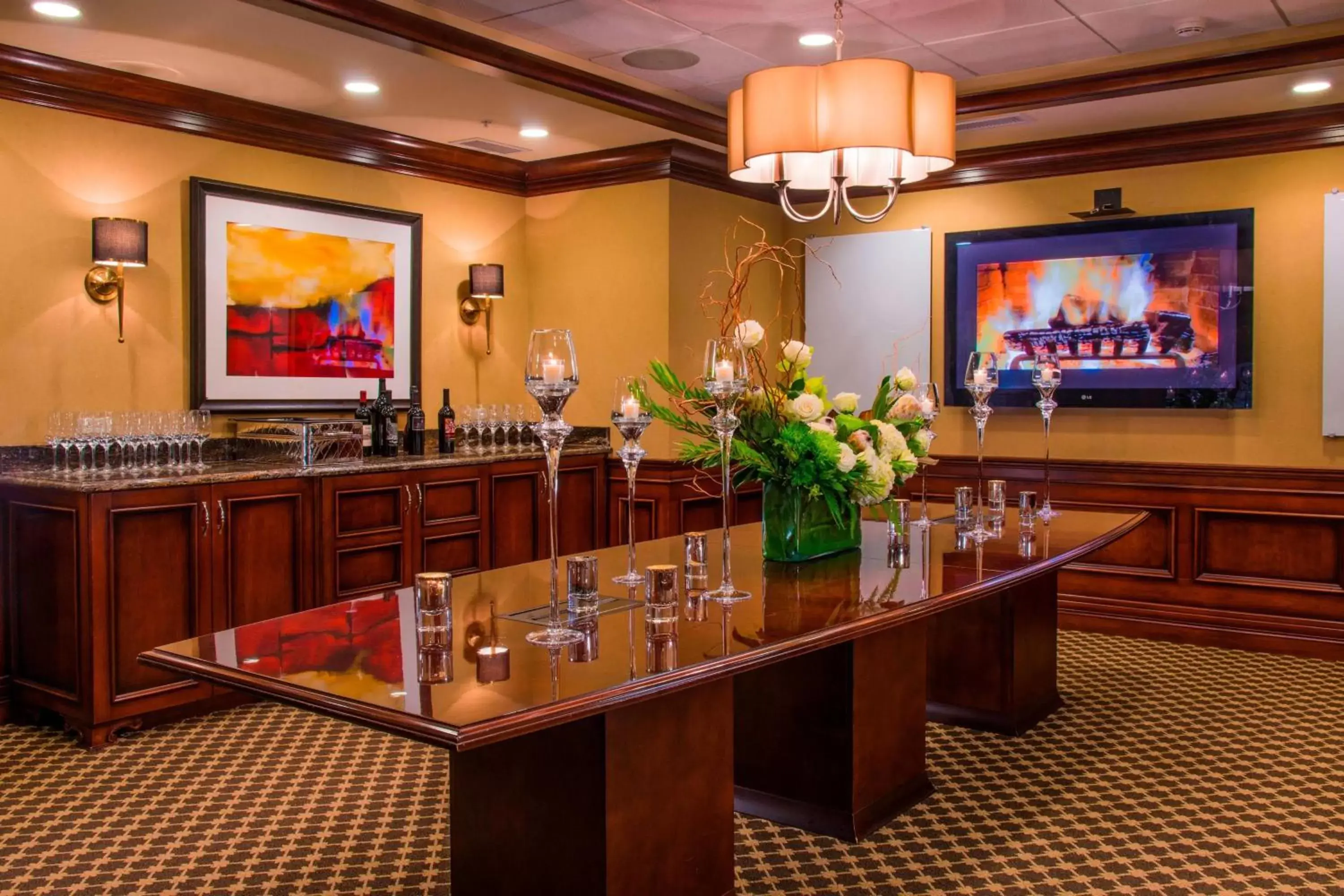 Meeting/conference room, Restaurant/Places to Eat in The Raphael Hotel, Autograph Collection