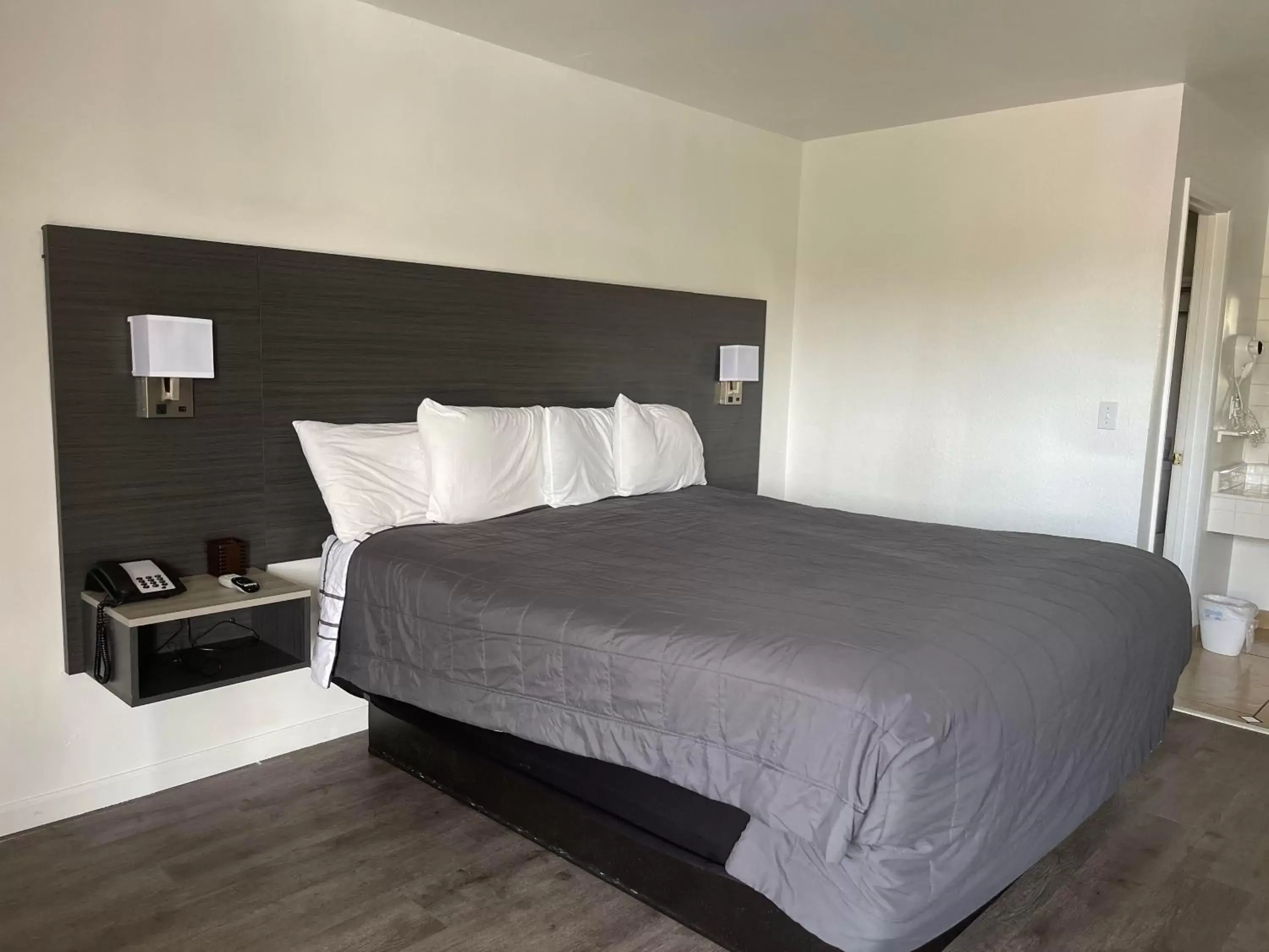 Bed in Windsor Inn Lake Havasu City Bed in Windsor Inn Lake Havasu City