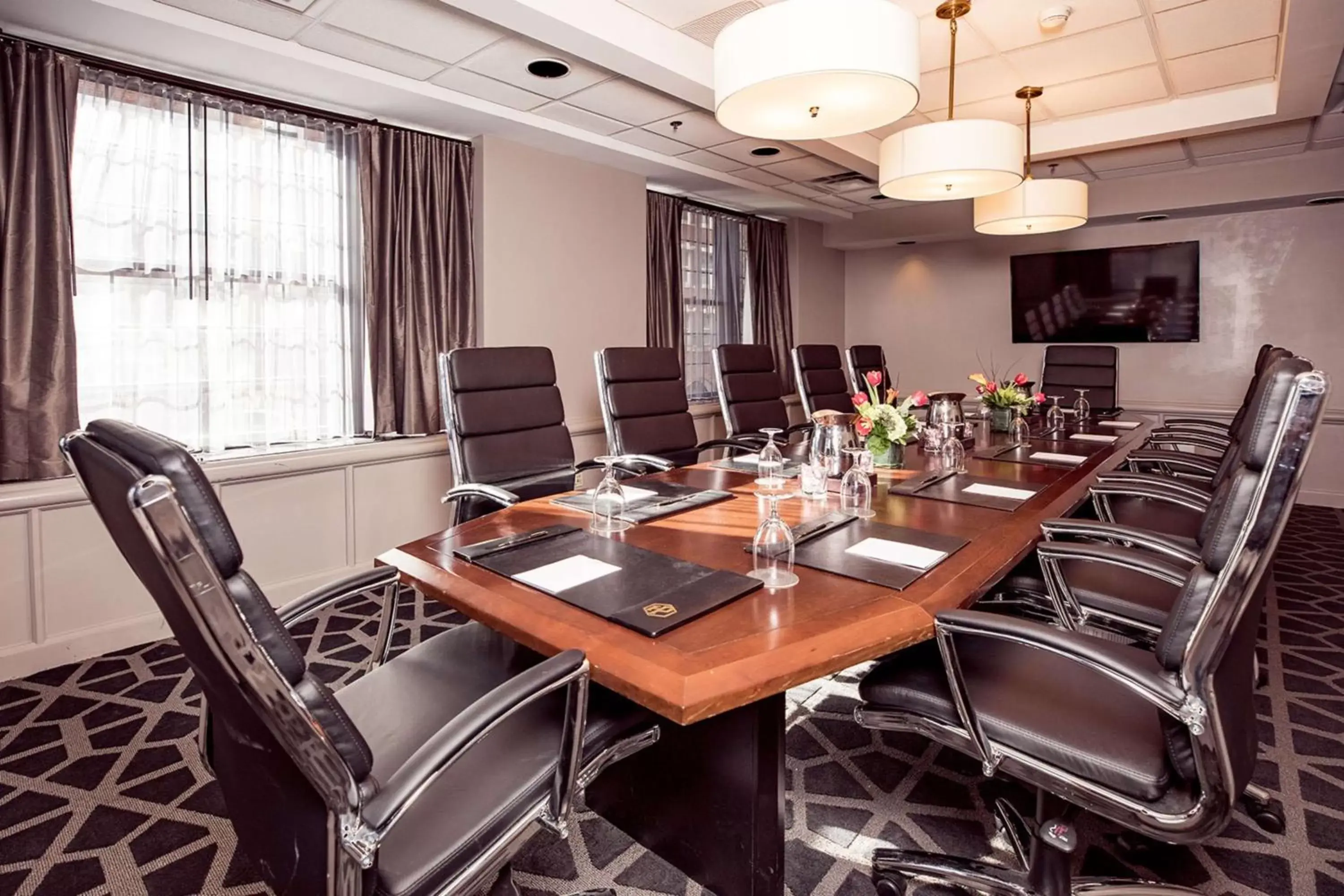 Meeting/conference room in Hotel Phillips Kansas City, Curio Collection By Hilton