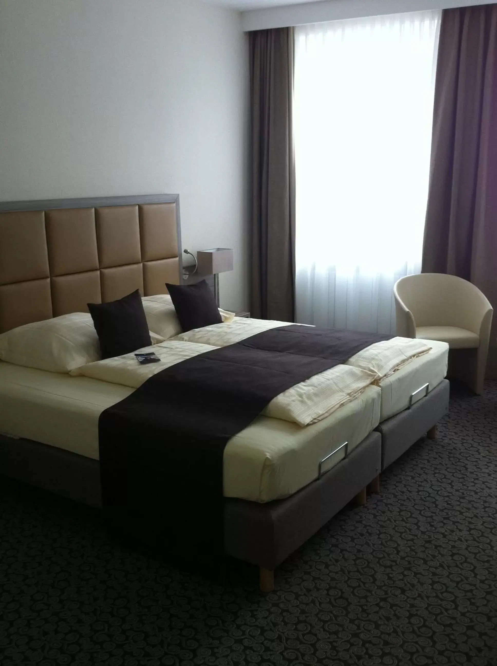 Bedroom, Bed in City Partner Hotel Strauss