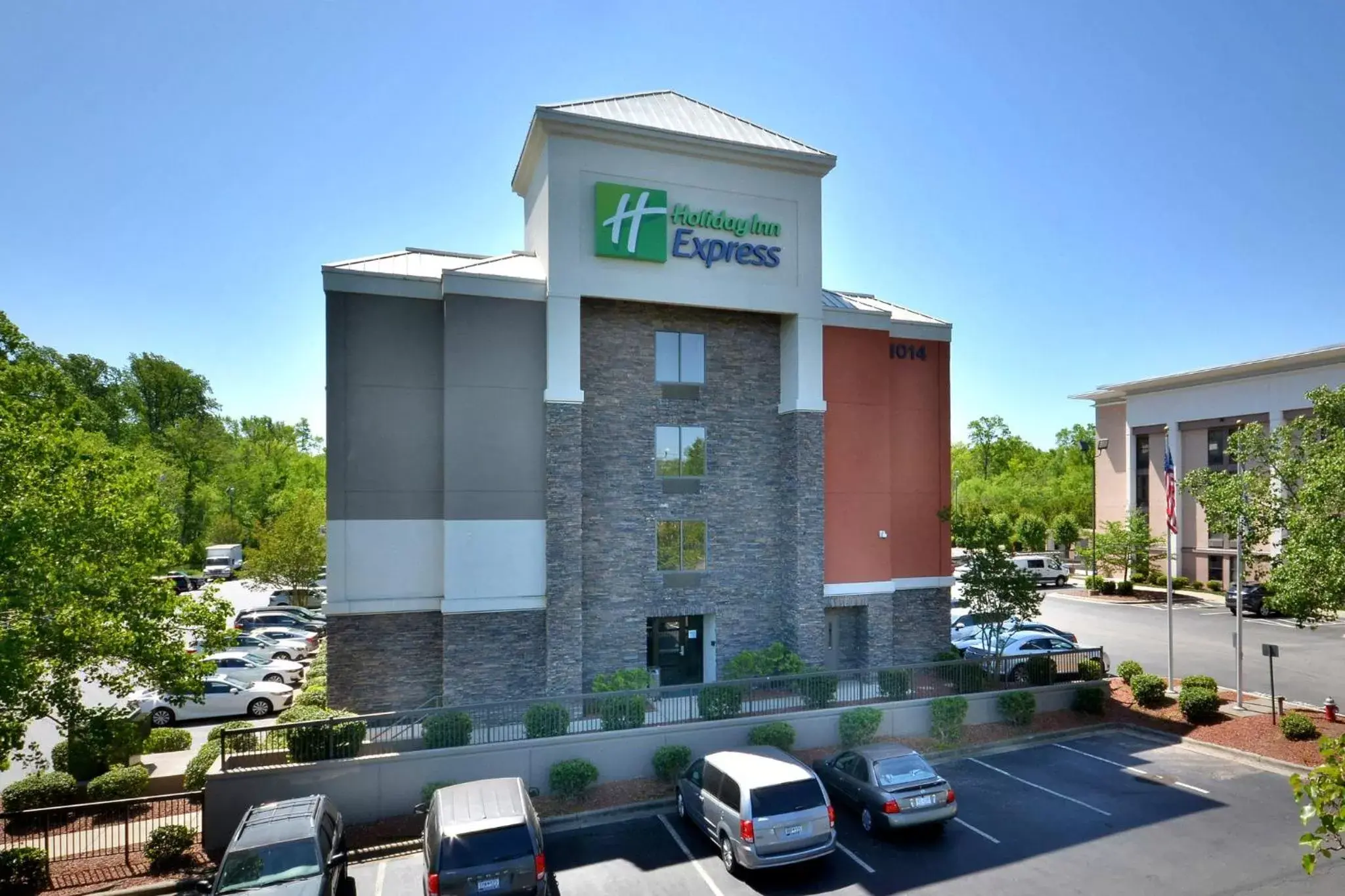 Property Building in Holiday Inn Express Raleigh-Durham Airport, an IHG Hotel