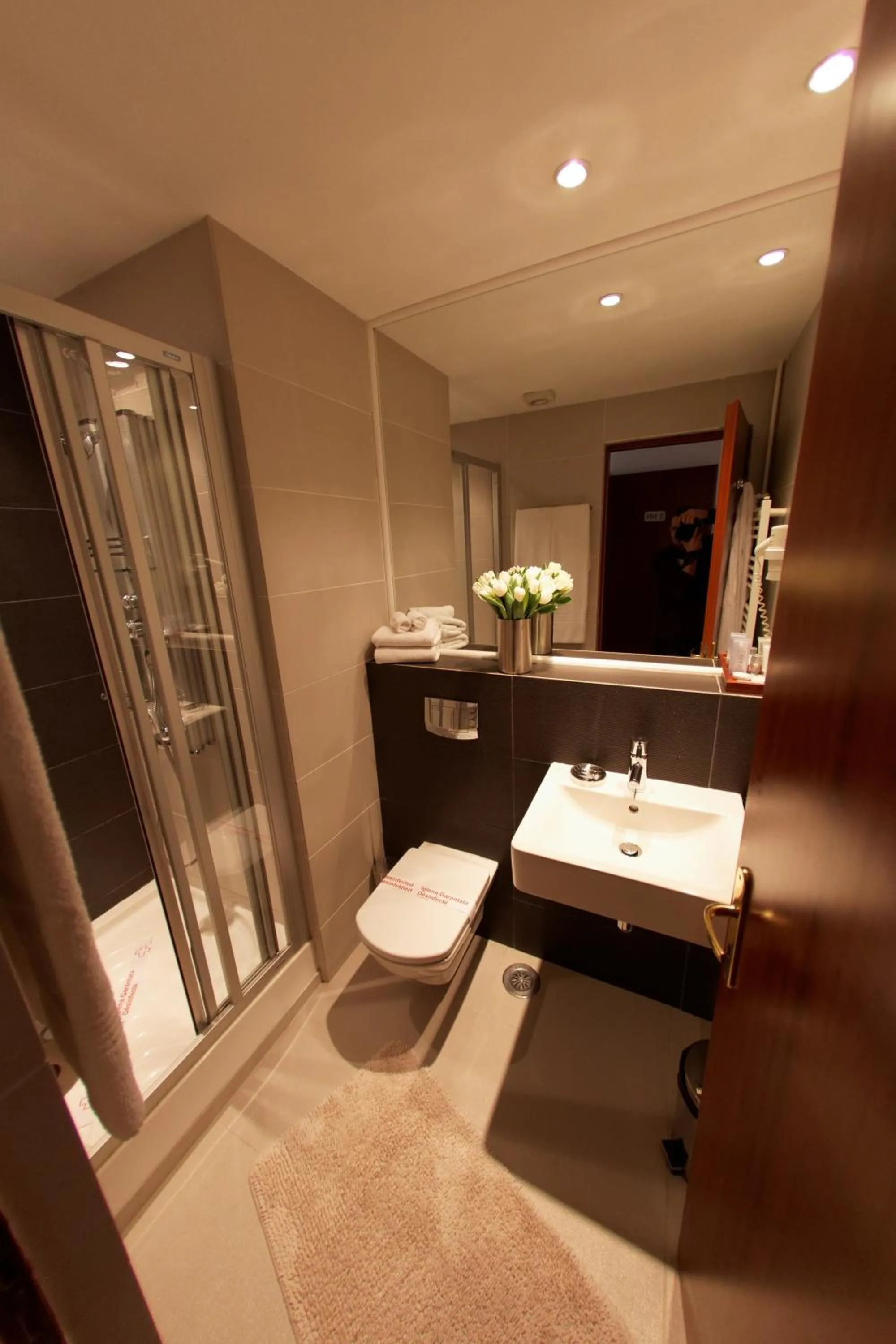 Shower in Unique Boutique