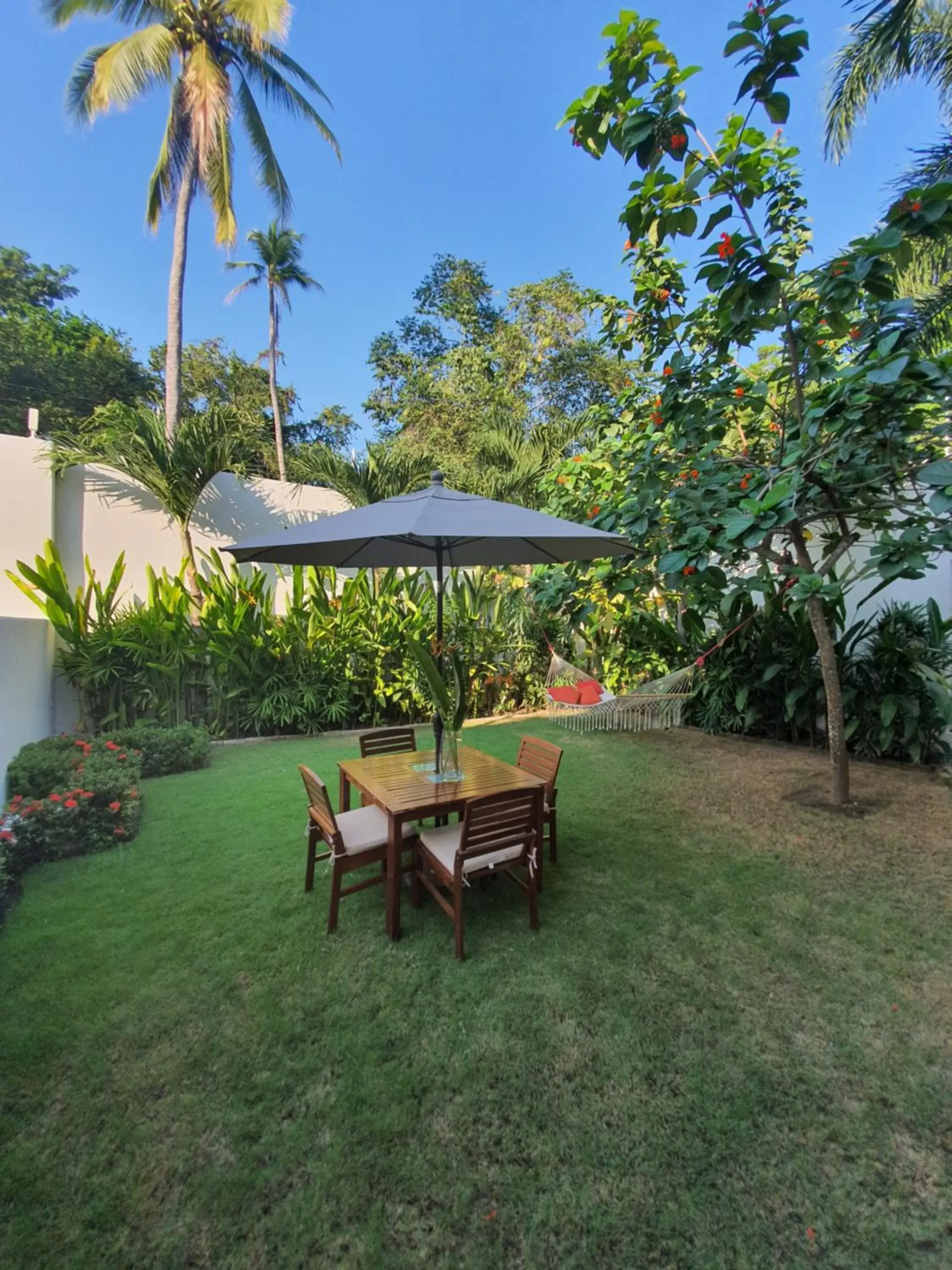 Garden in LYDMAR BOUTIQUE HOTEL