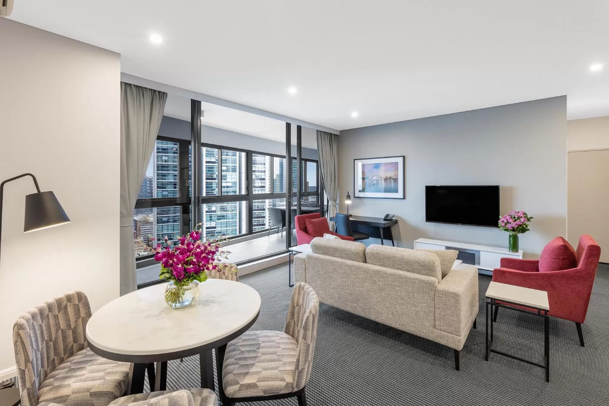 TV and multimedia in Meriton Suites Kent Street, Sydney