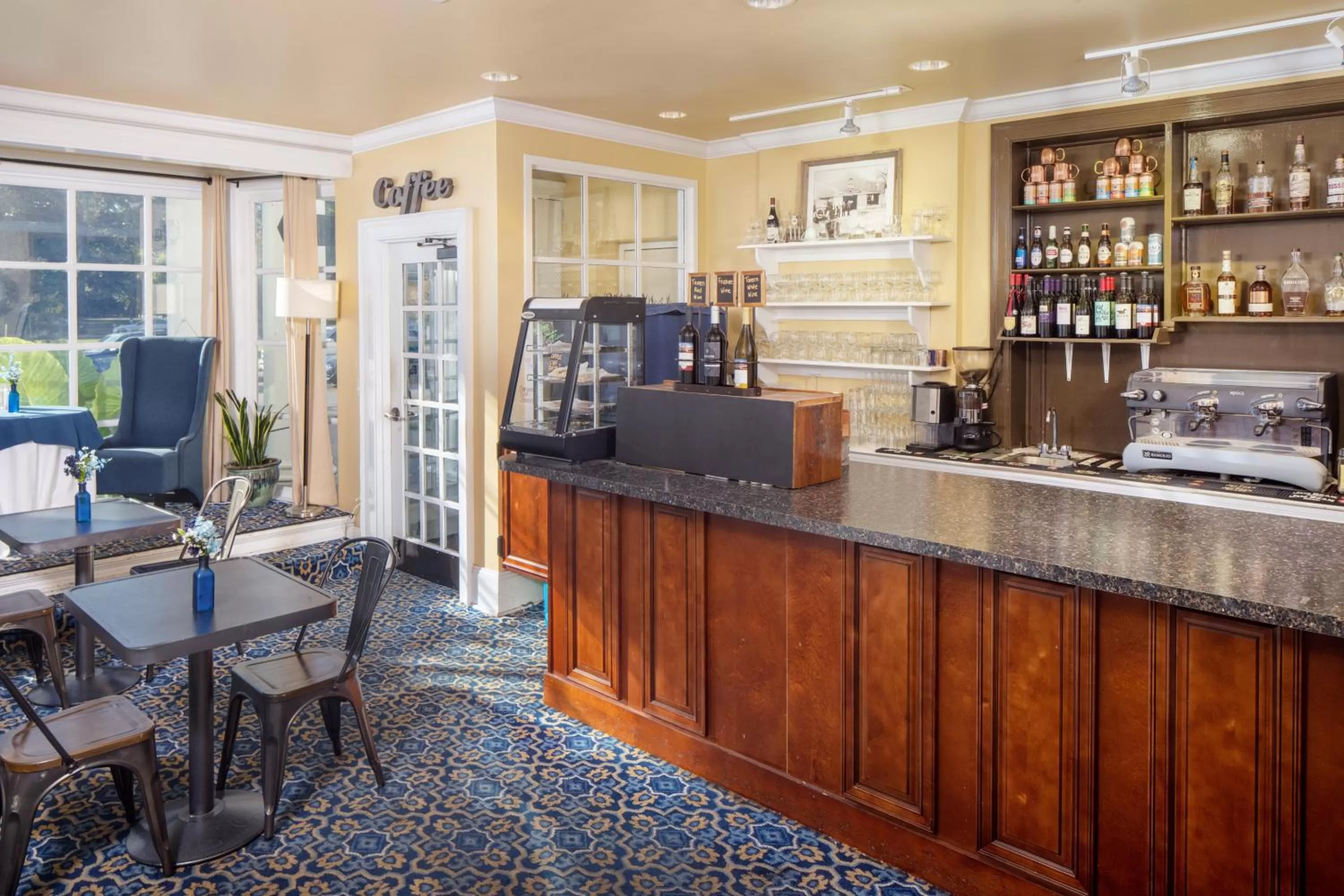 Coffee/tea facilities in Historic Boone Tavern