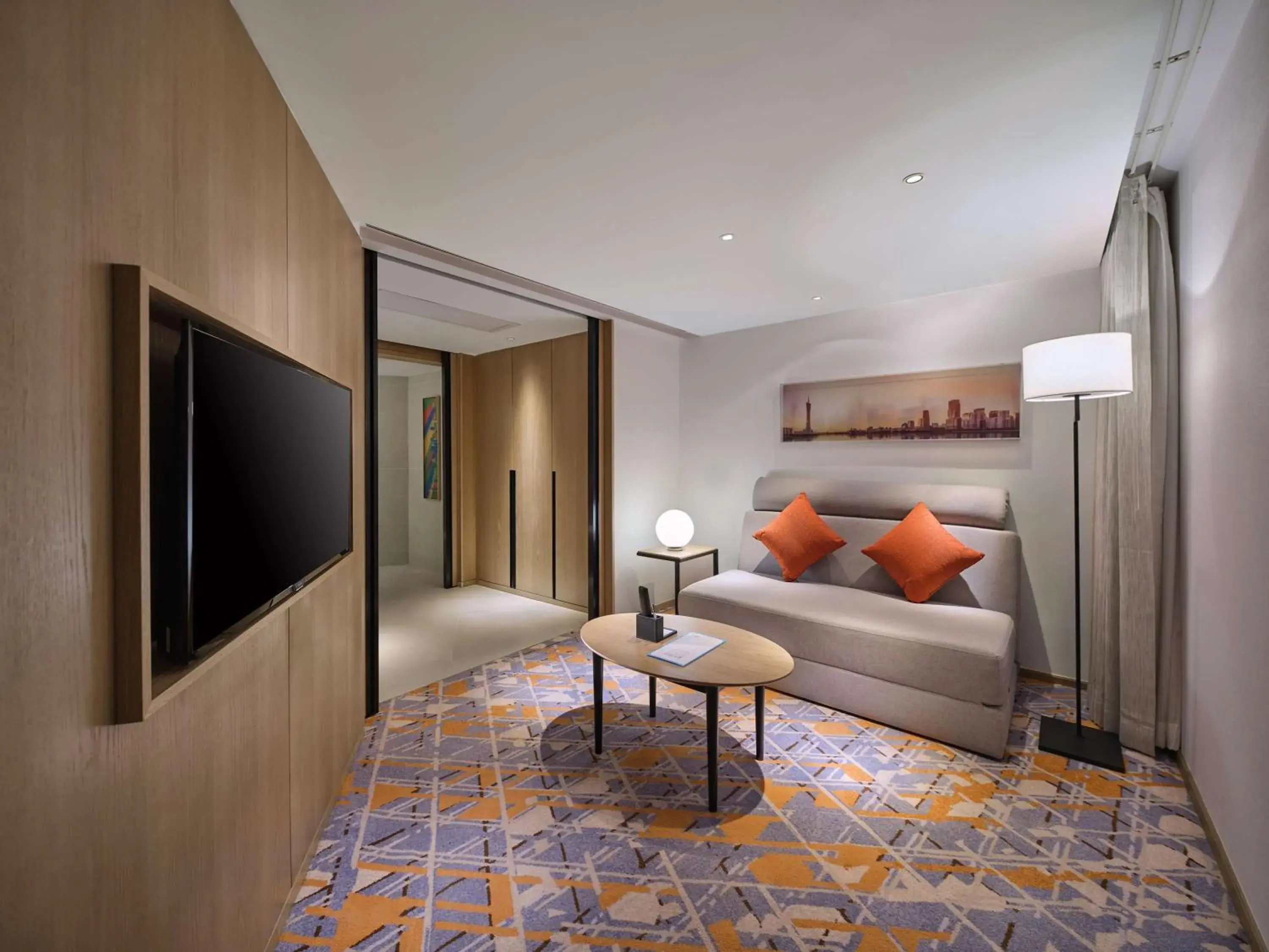 Living room, TV/Entertainment Center in Hilton Garden Inn Guangzhou Tianhe