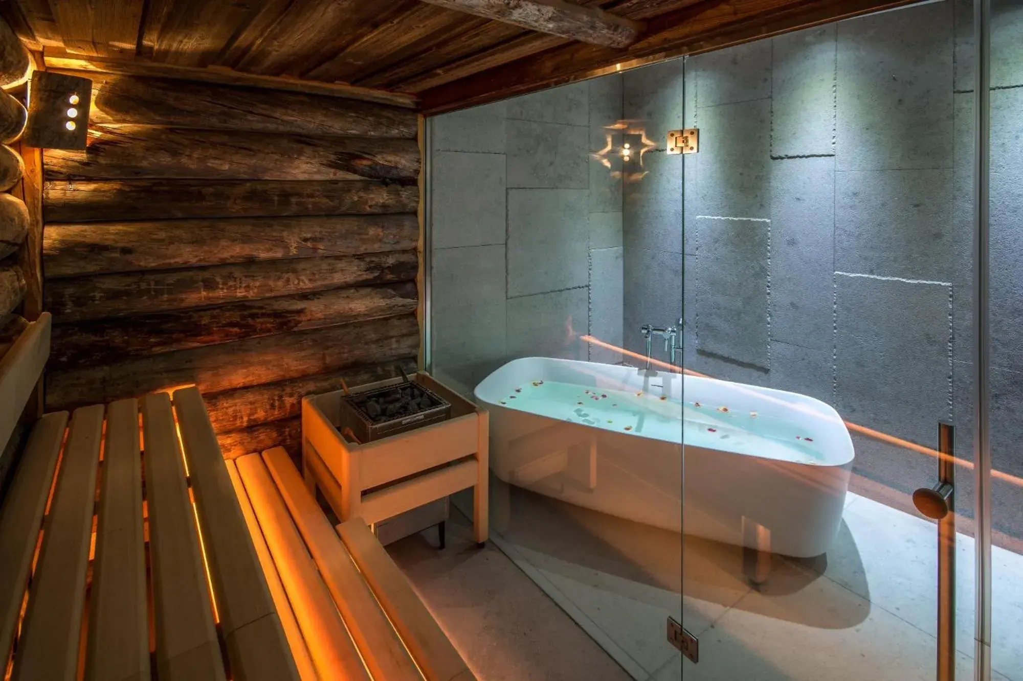 Hot Tub in Prezident Luxury Spa & Wellness Hotel