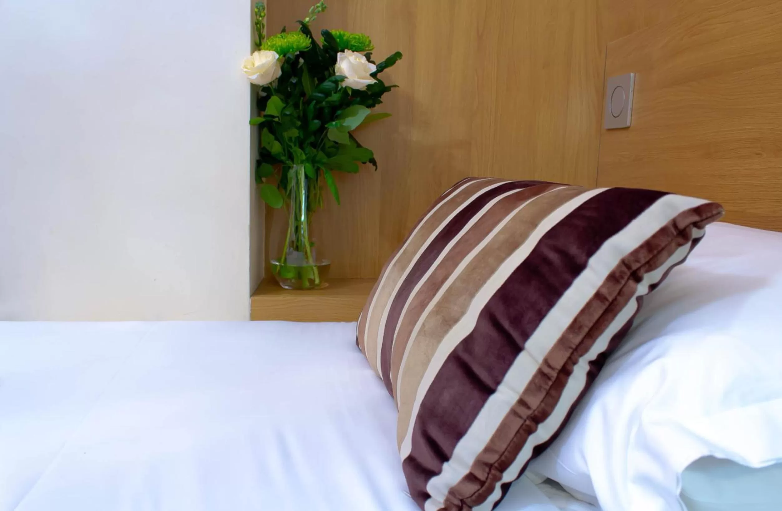 Bed in Ellan Vannin Hotel