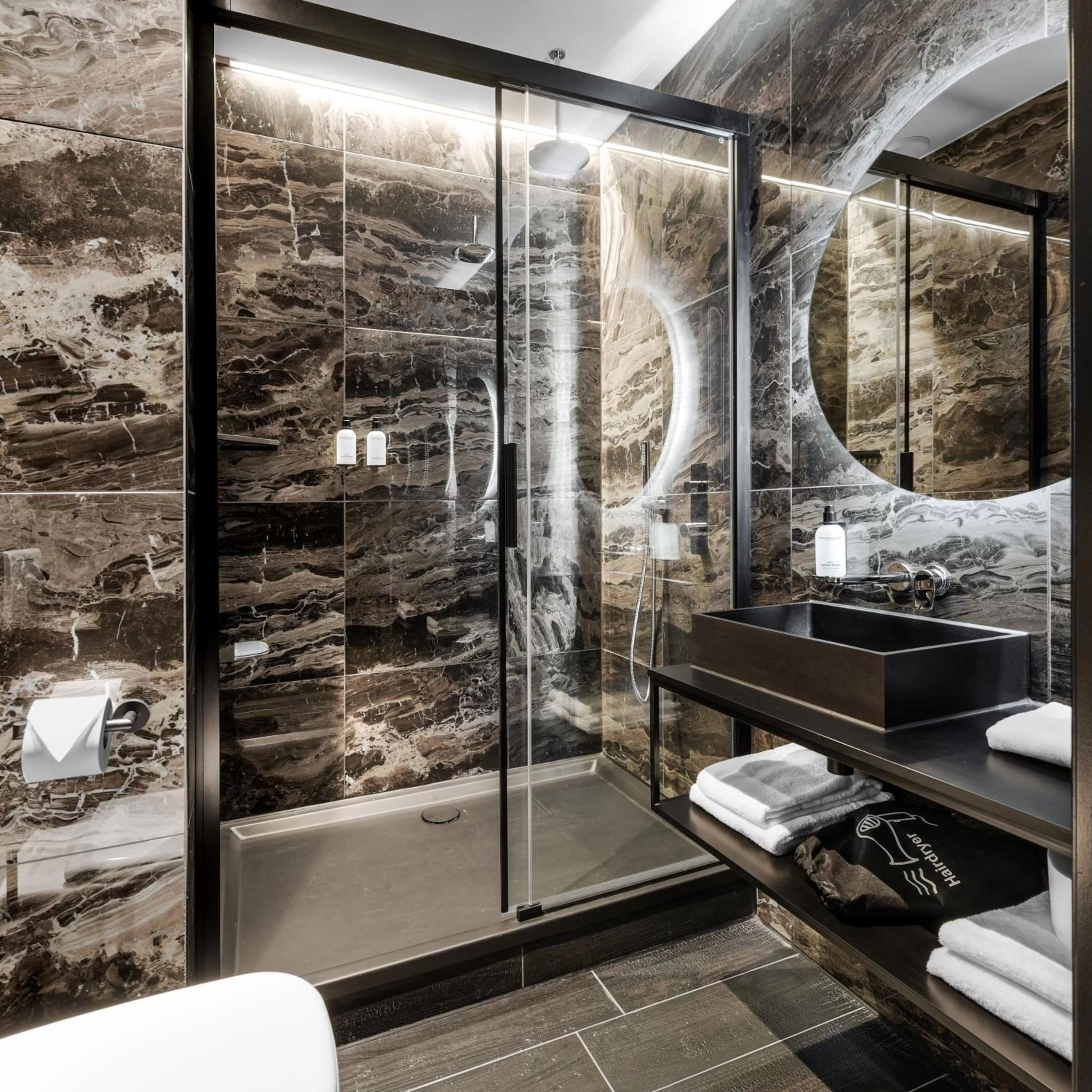 Bathroom in Le Marin Hotel Rotterdam City - Handwritten Collection