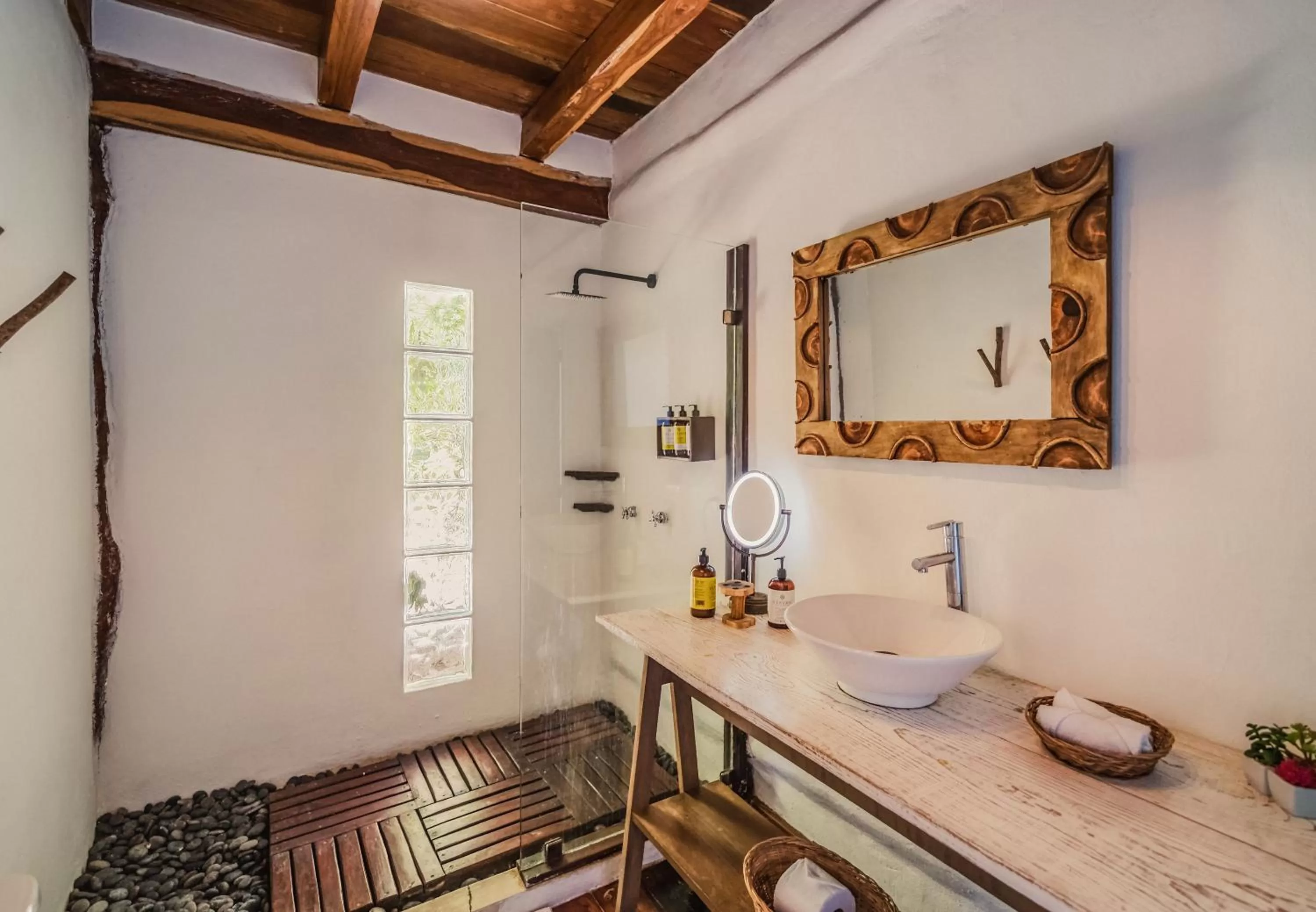 Shower, Bathroom in Hotelito Azul