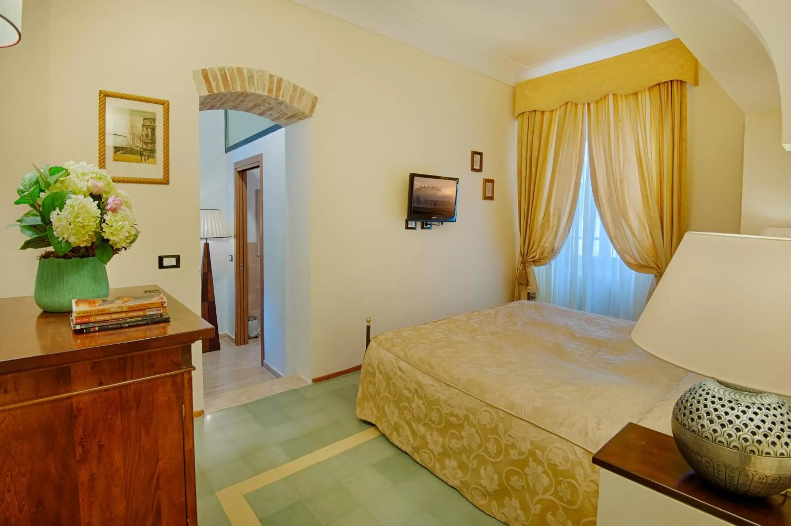 Bedroom, Bed in Villa Sabolini