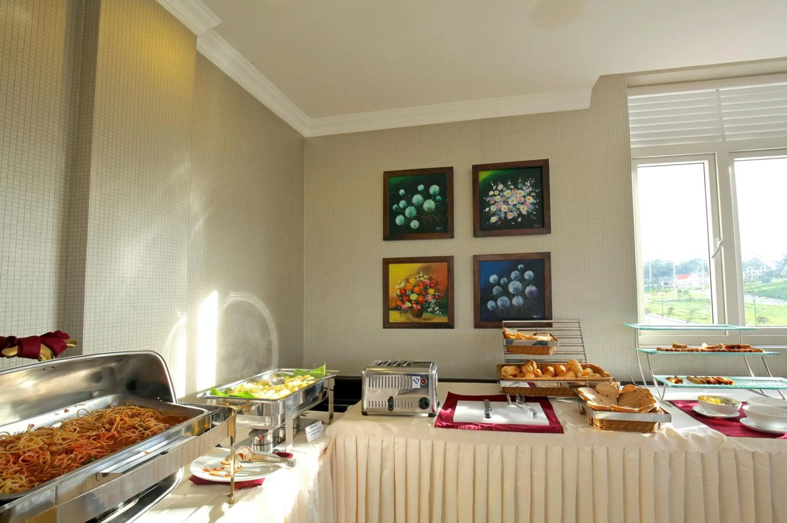 Breakfast, Restaurant/Places to Eat in Kings Hotel Dalat