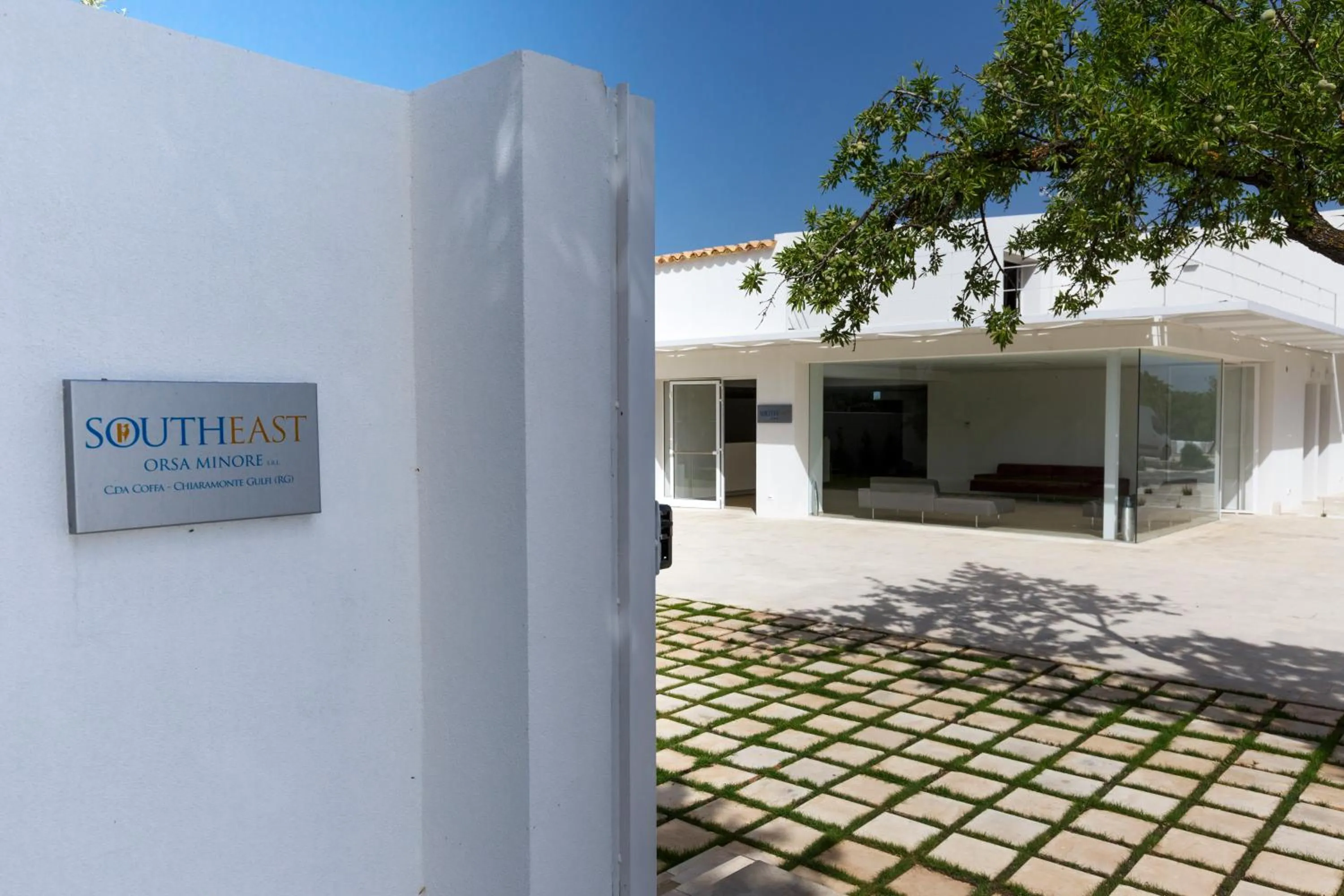 Facade/entrance in Southeast Hotel