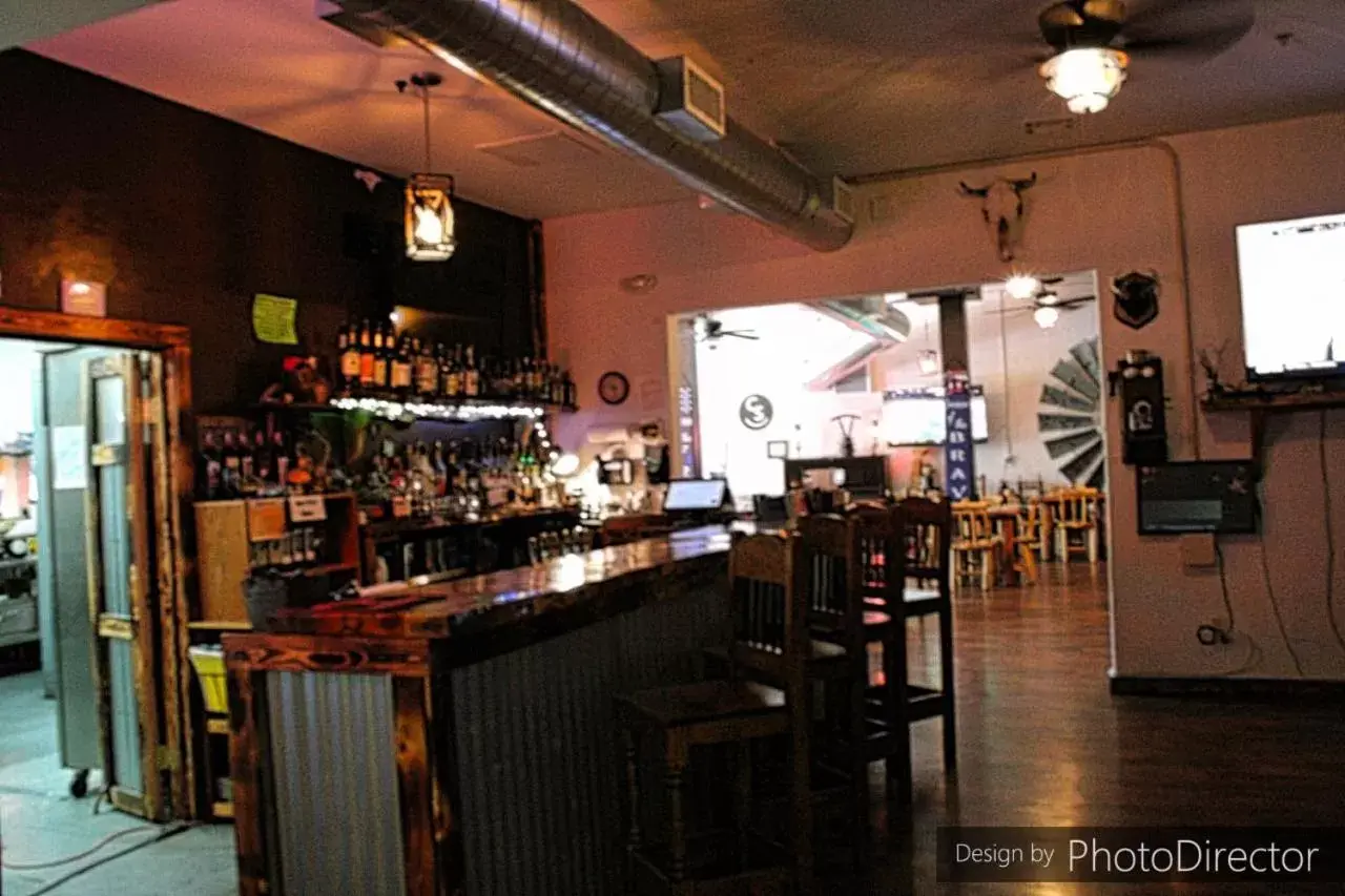 Restaurant/places to eat in Creekside Lodge and Cabins Restaurant/places to eat in Creekside Lodge and Cabins