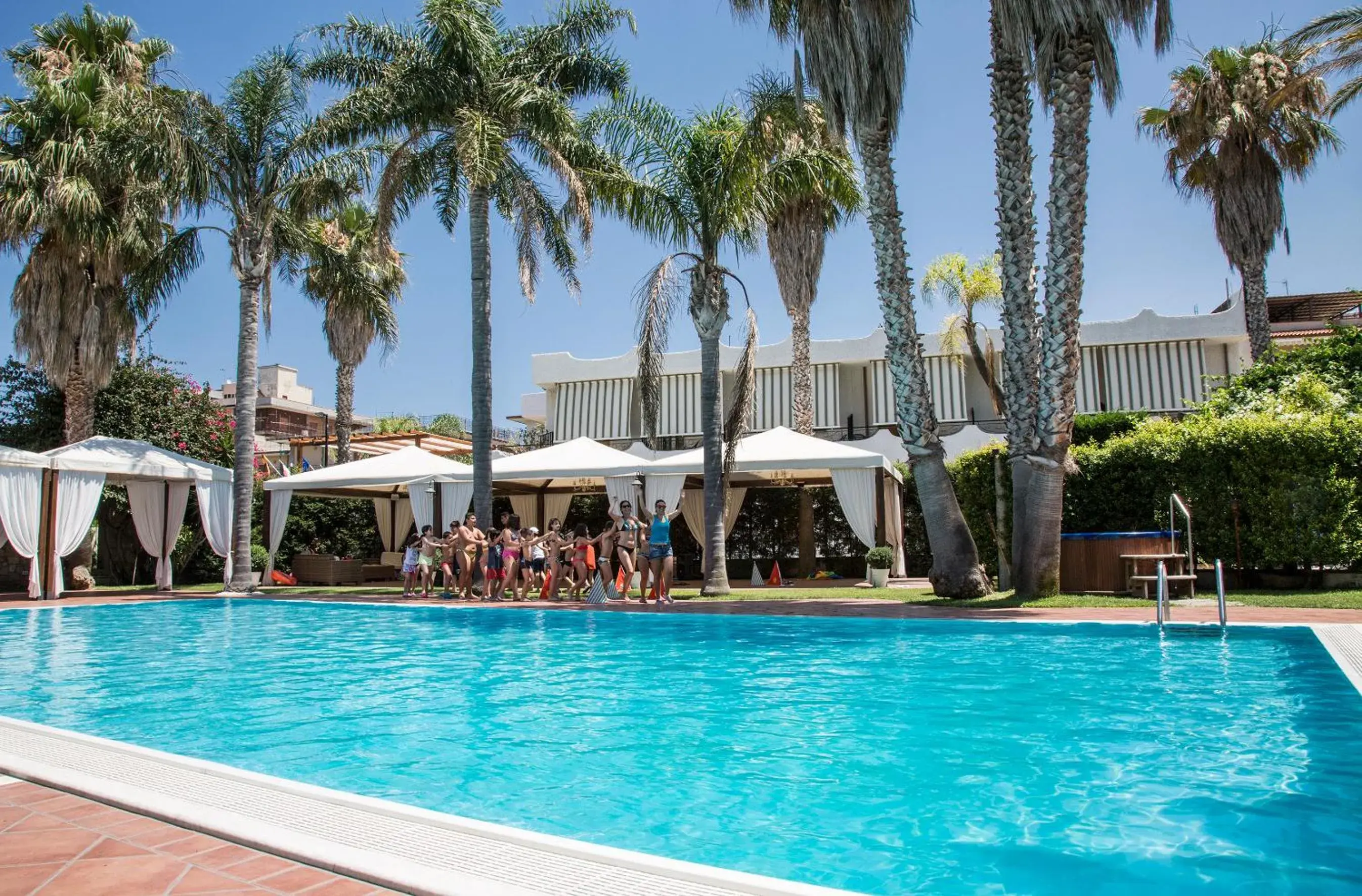 Swimming Pool in Hotel Redebora