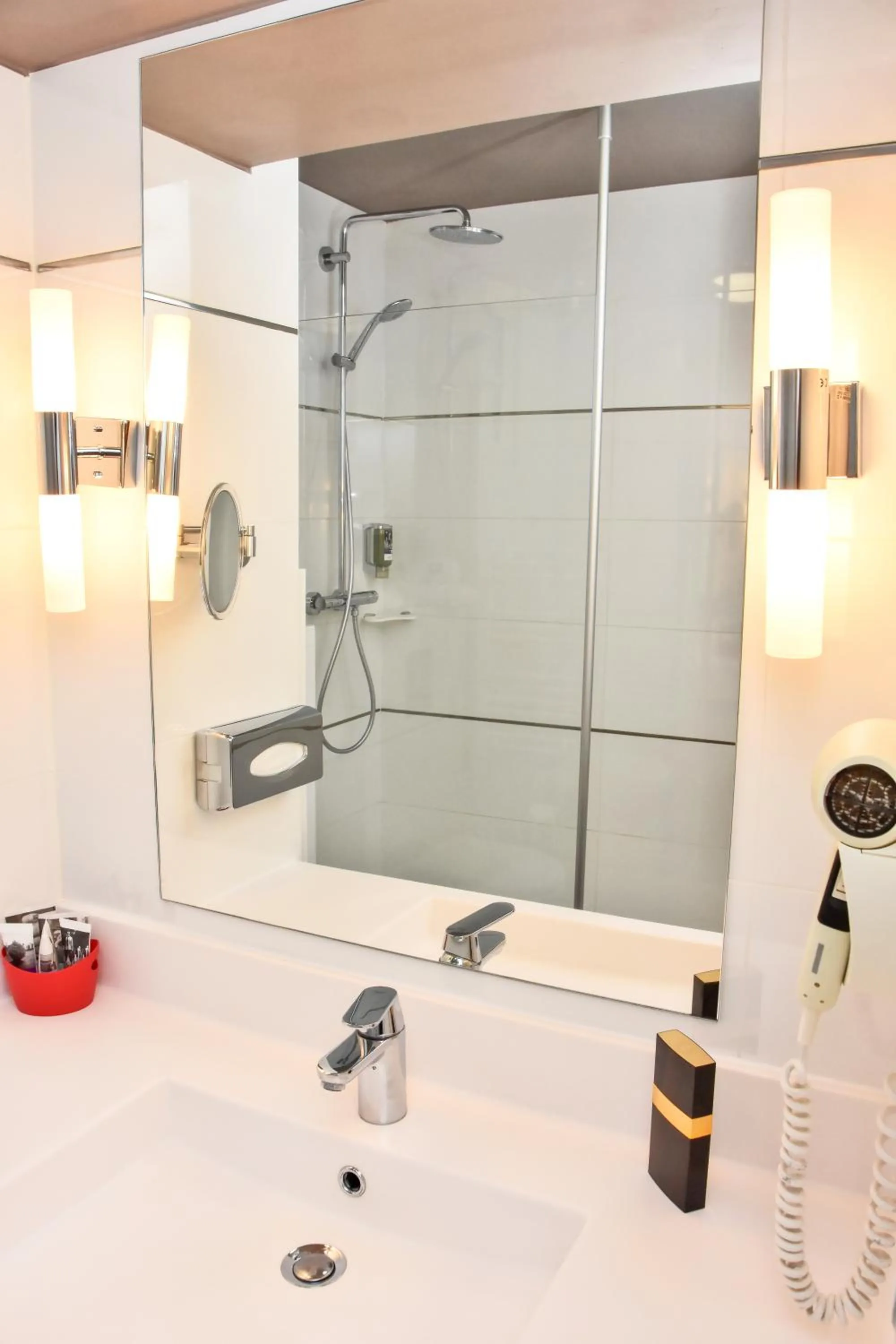 Bathroom in Mercure Granville Le Grand Large