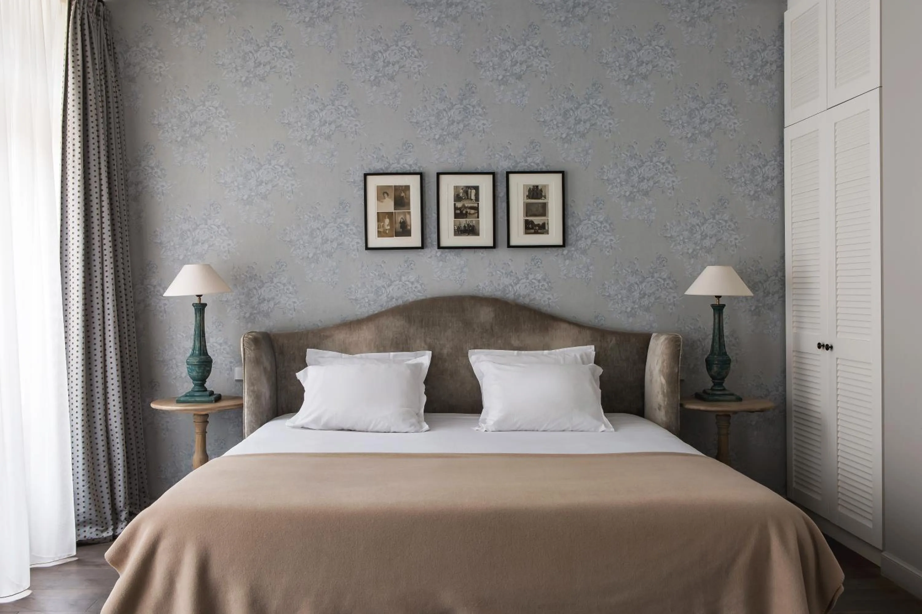 Bed in New Hotel Roblin