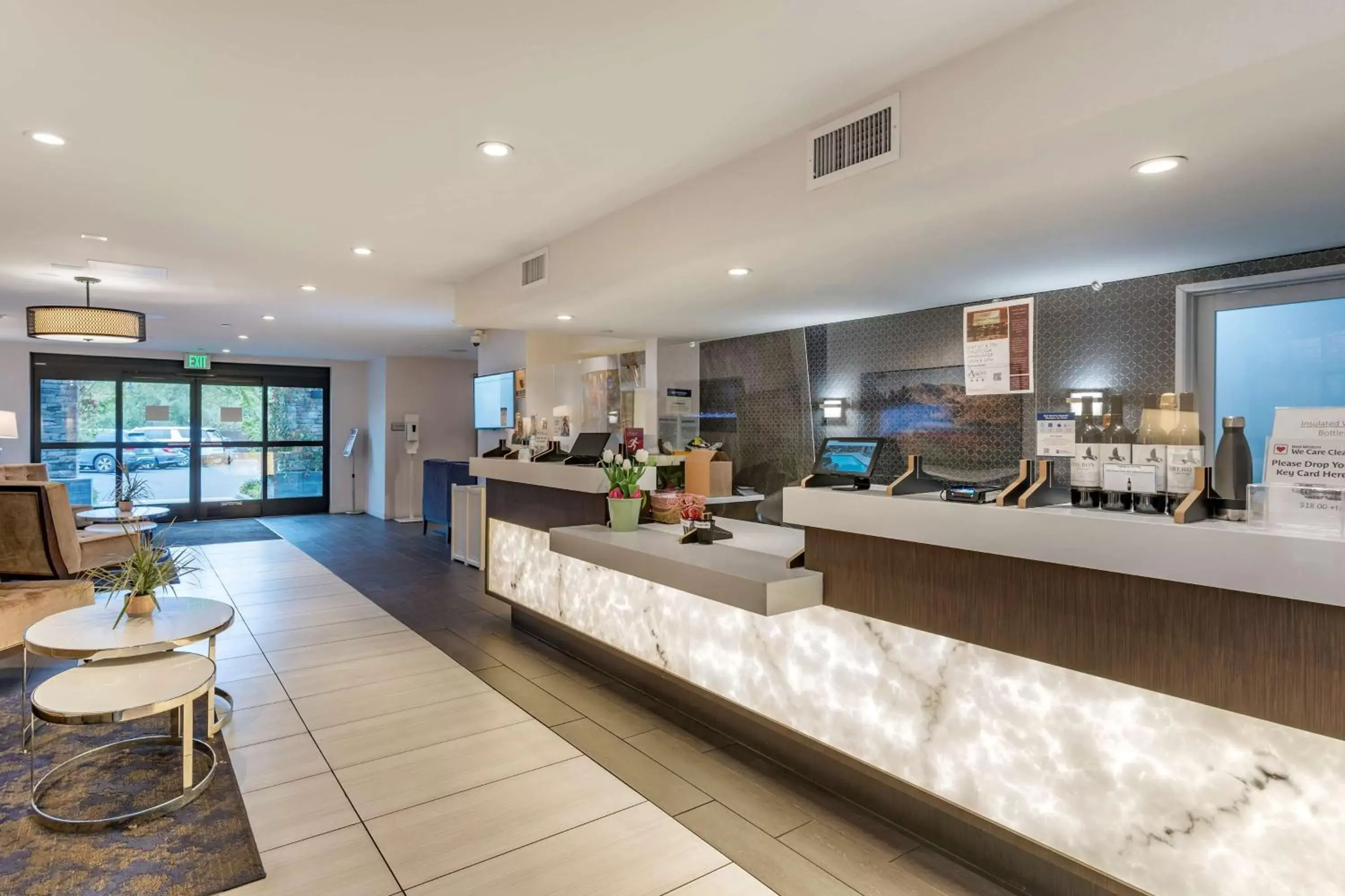 Lobby or reception, Restaurant/Places to Eat in Best Western Plus Stevenson Manor