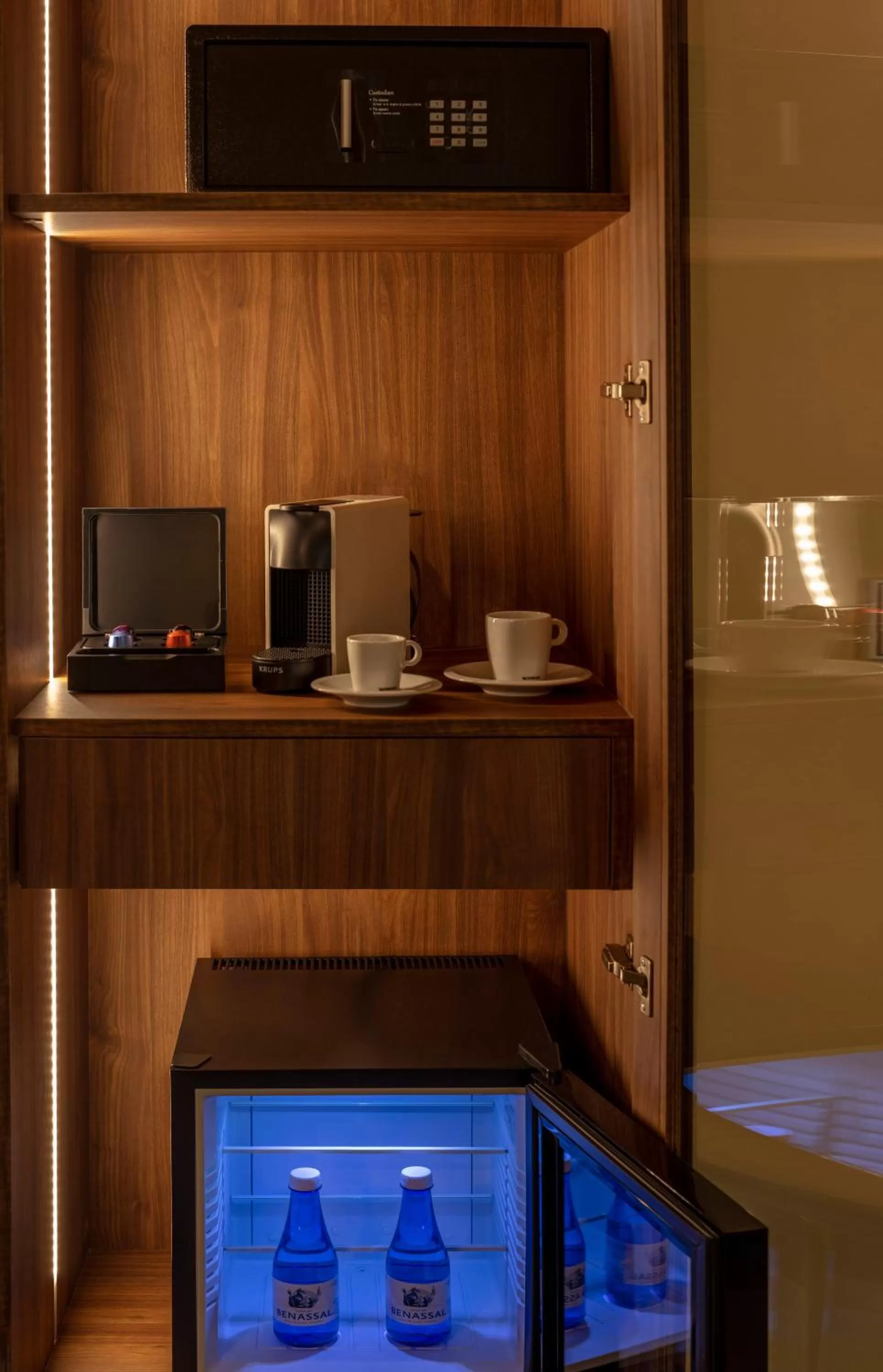 Coffee/tea facilities in SH Suite Palace