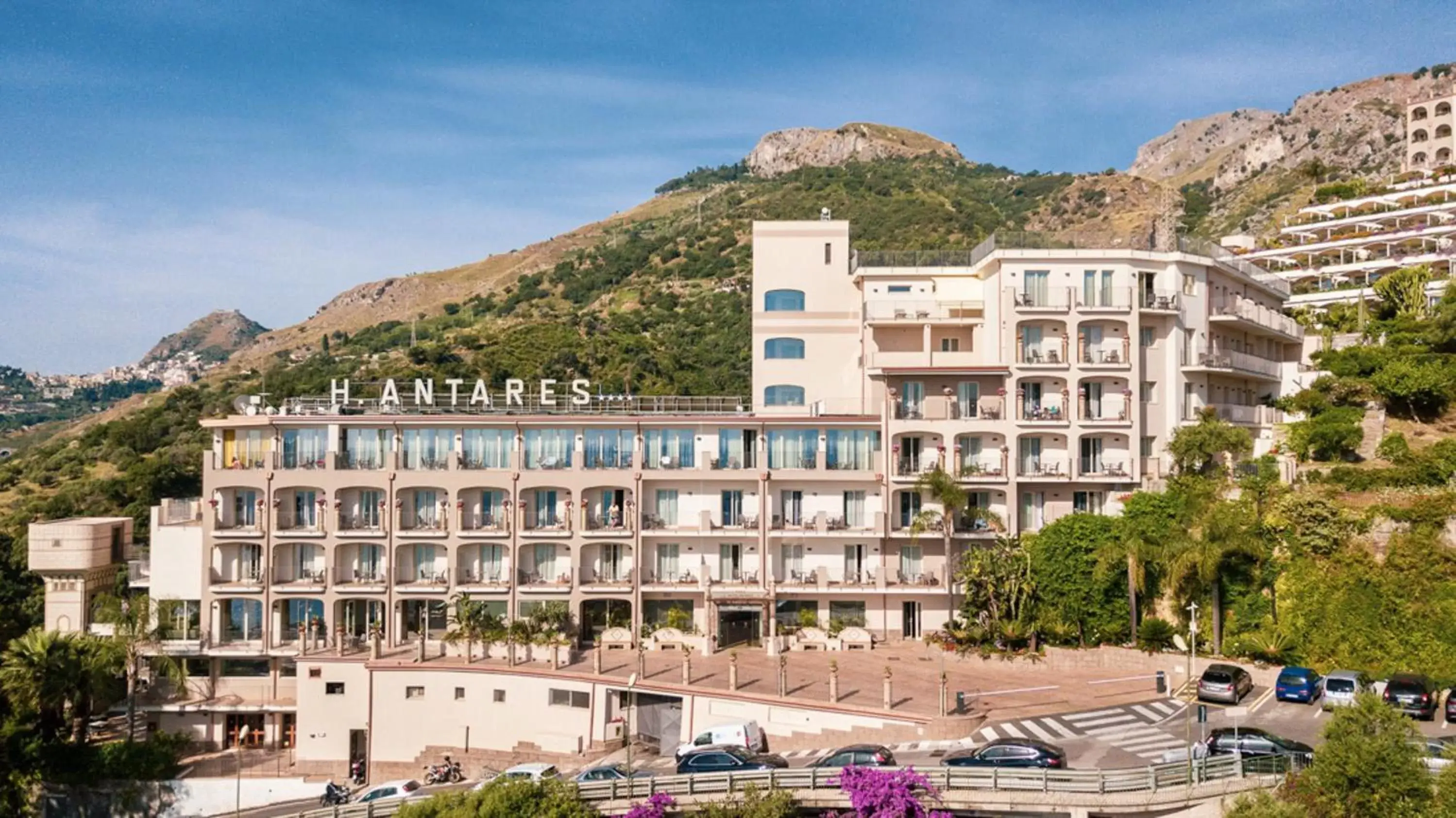 Property Building in Hotel Antares