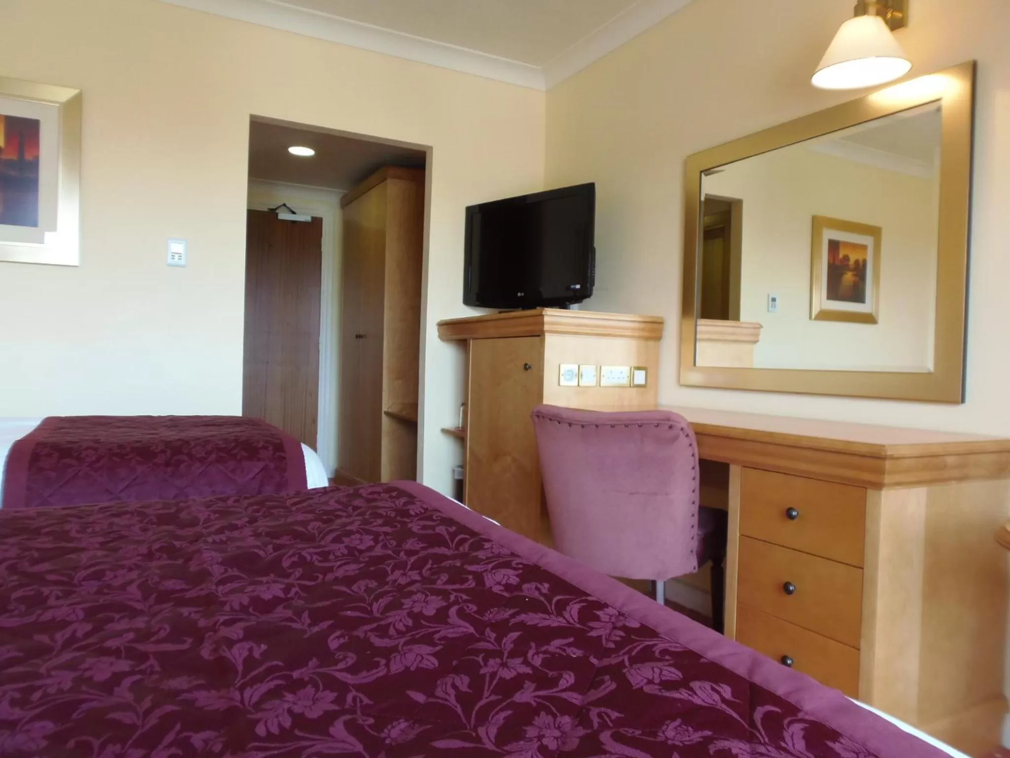 Photo of the whole room, Bed in Lakeside International Hotel