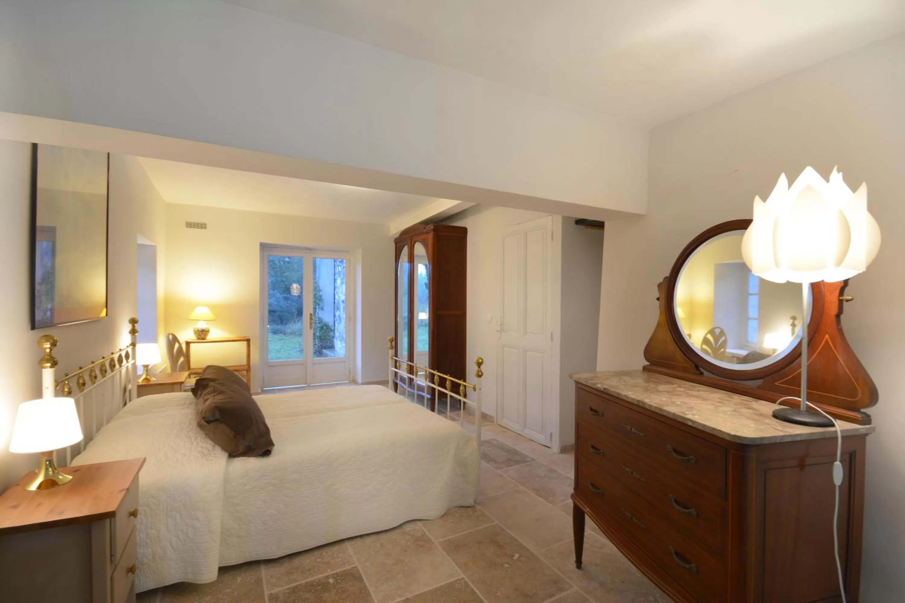 Bed in Ancien Mas Du Moulin