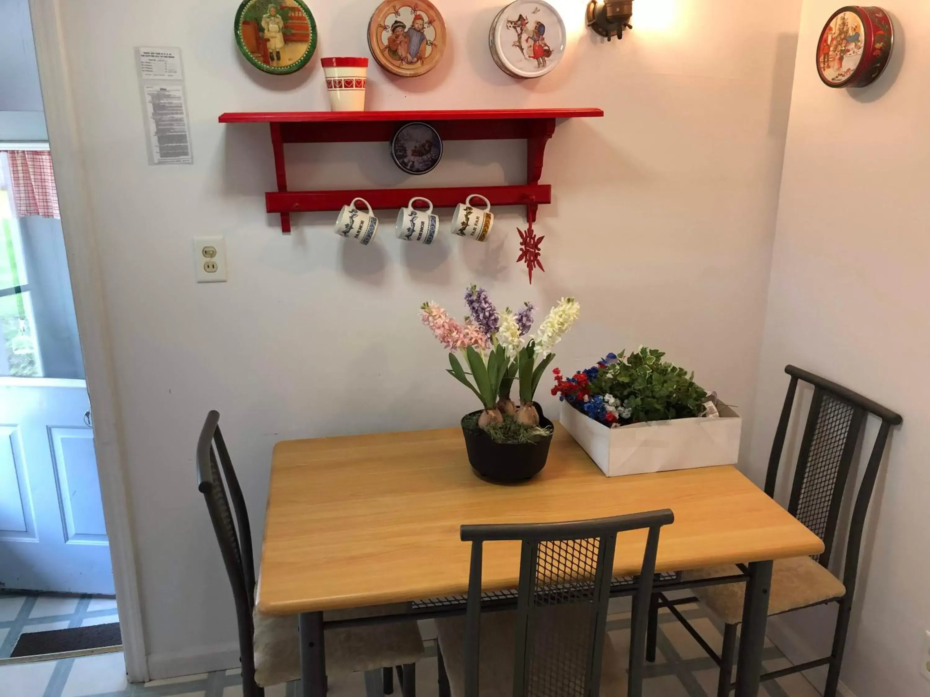 Dining Area in Plantation Motel