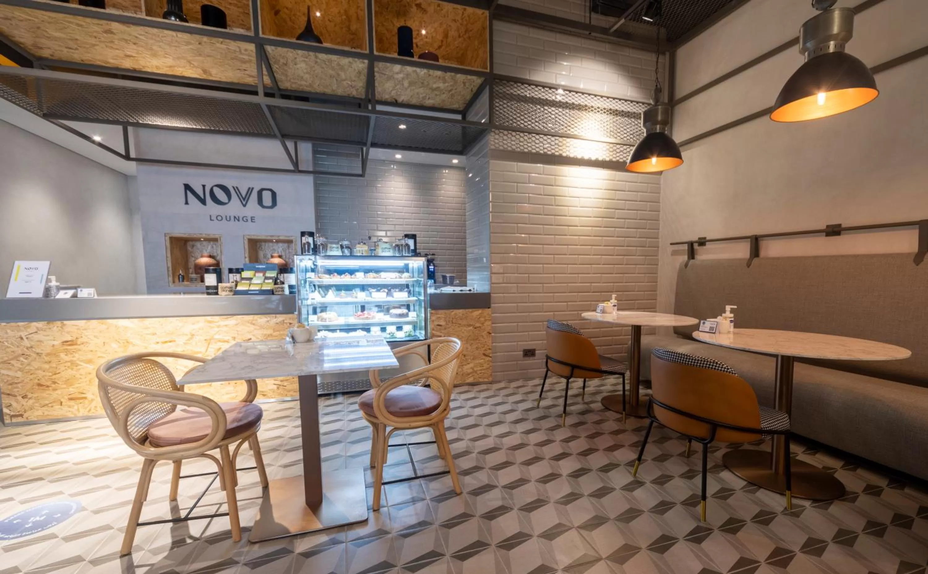 Lounge or bar in Novotel Jumeirah Village Triangle