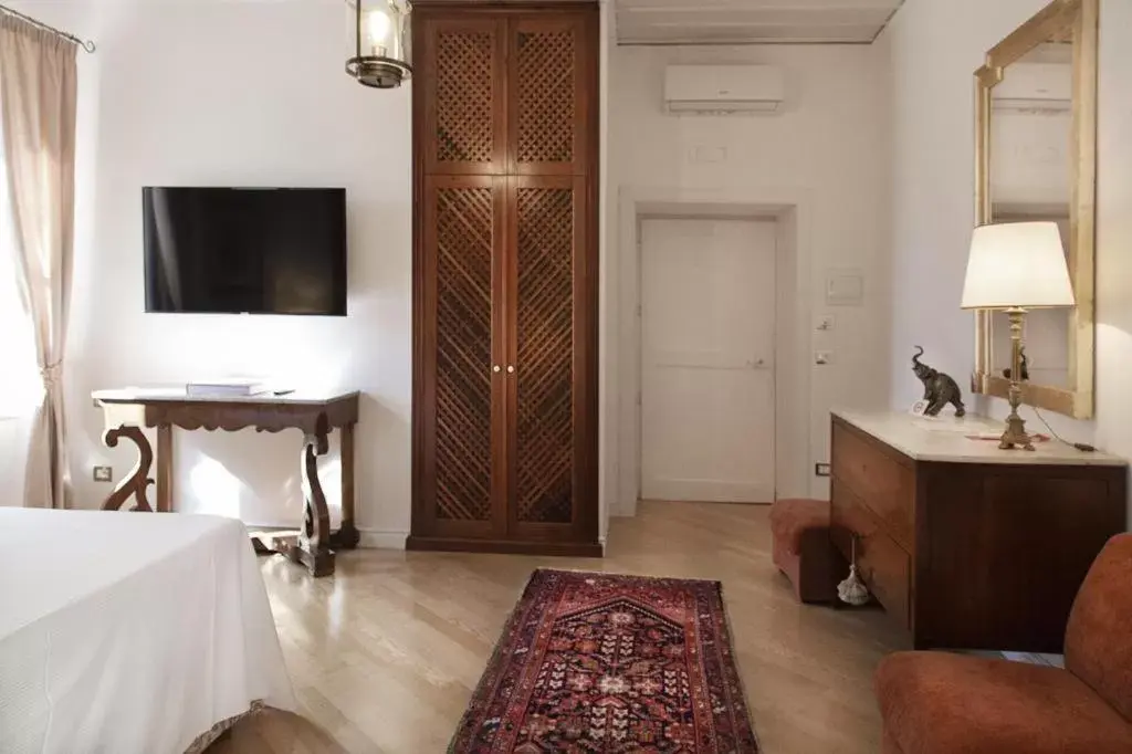 TV/Entertainment Center in Palazzo Cherubini - Wellness e Spa