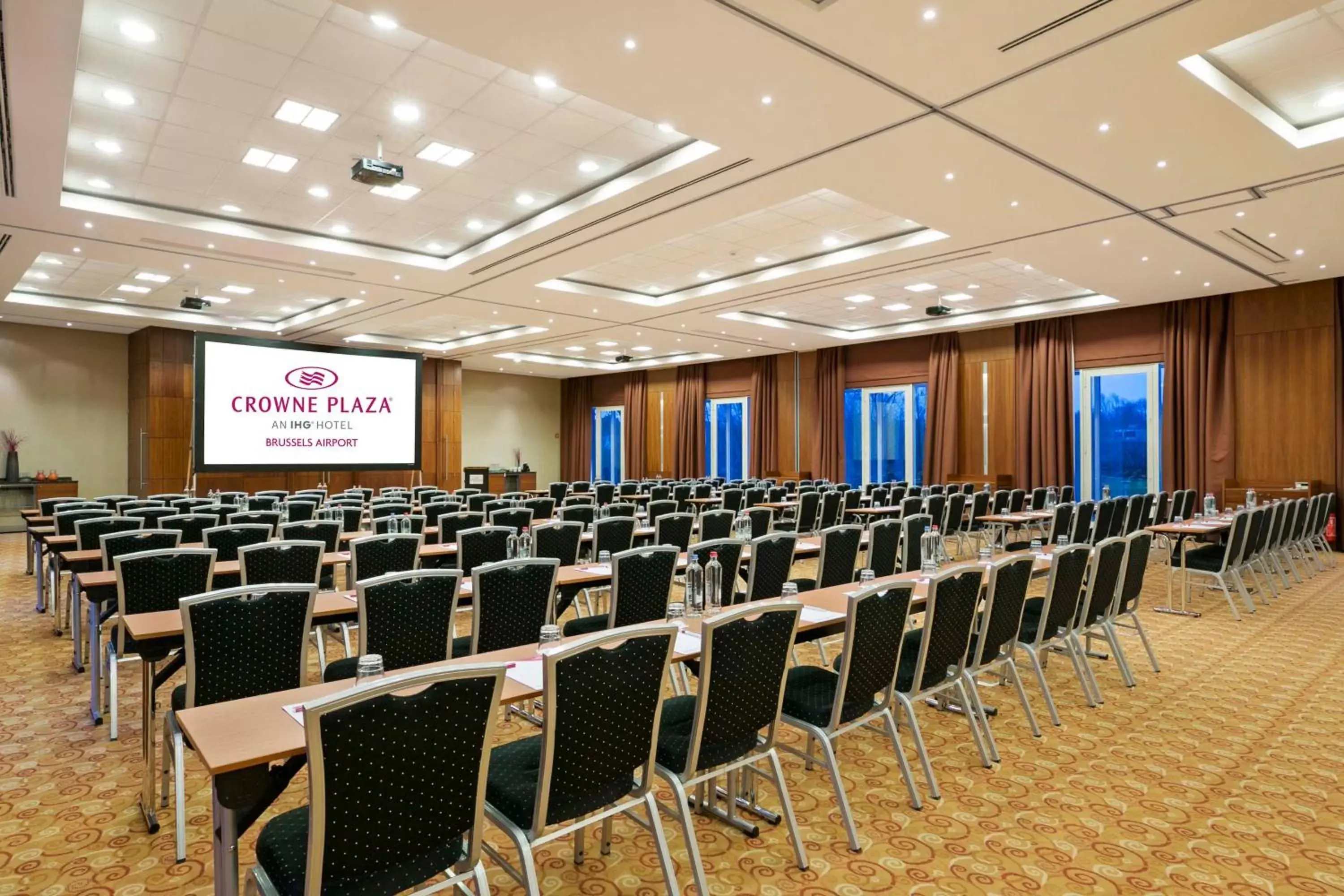 Meeting/conference room in Crowne Plaza Brussels Airport, an IHG Hotel