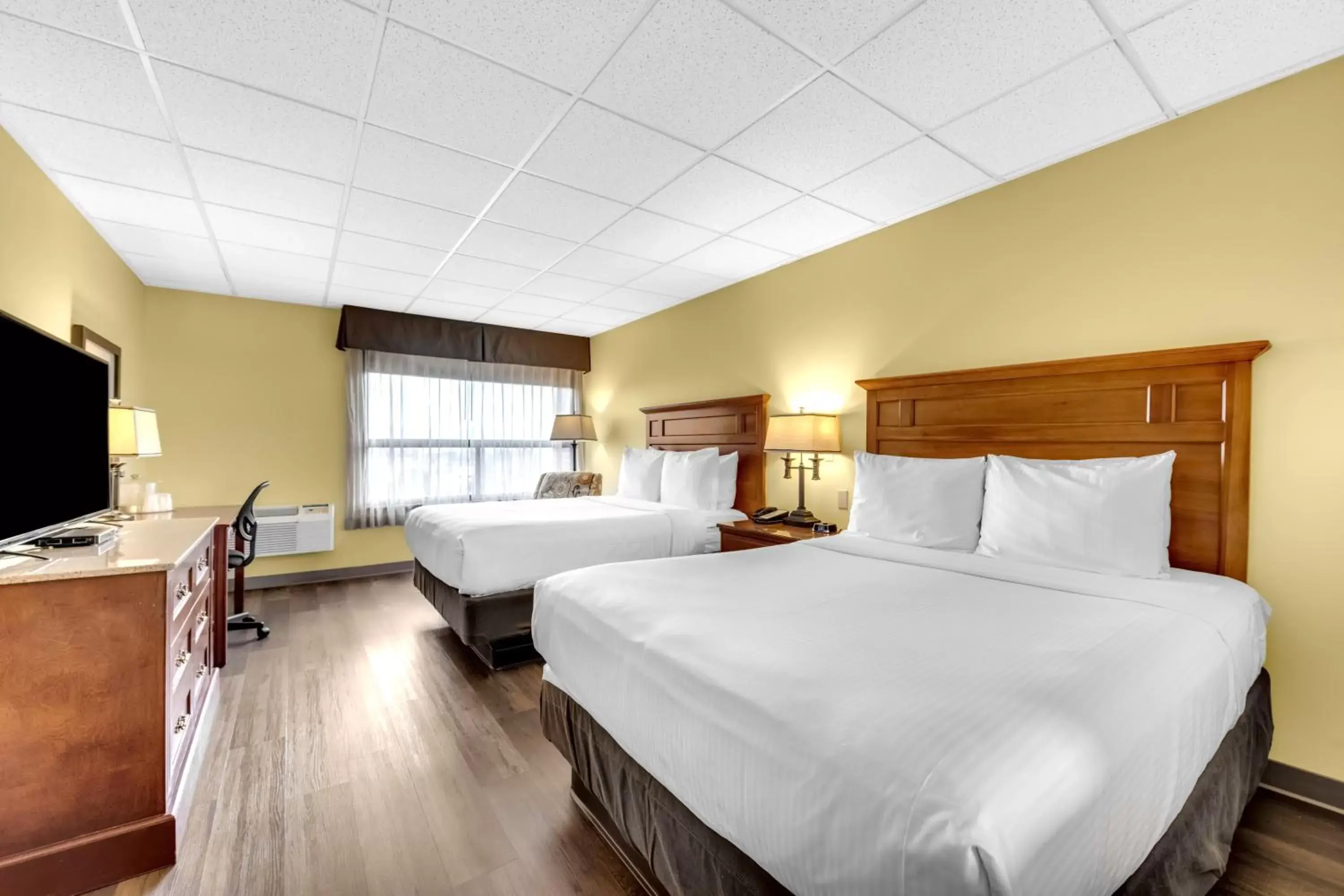 Bedroom, Bed in The Academy Hotel Colorado Springs