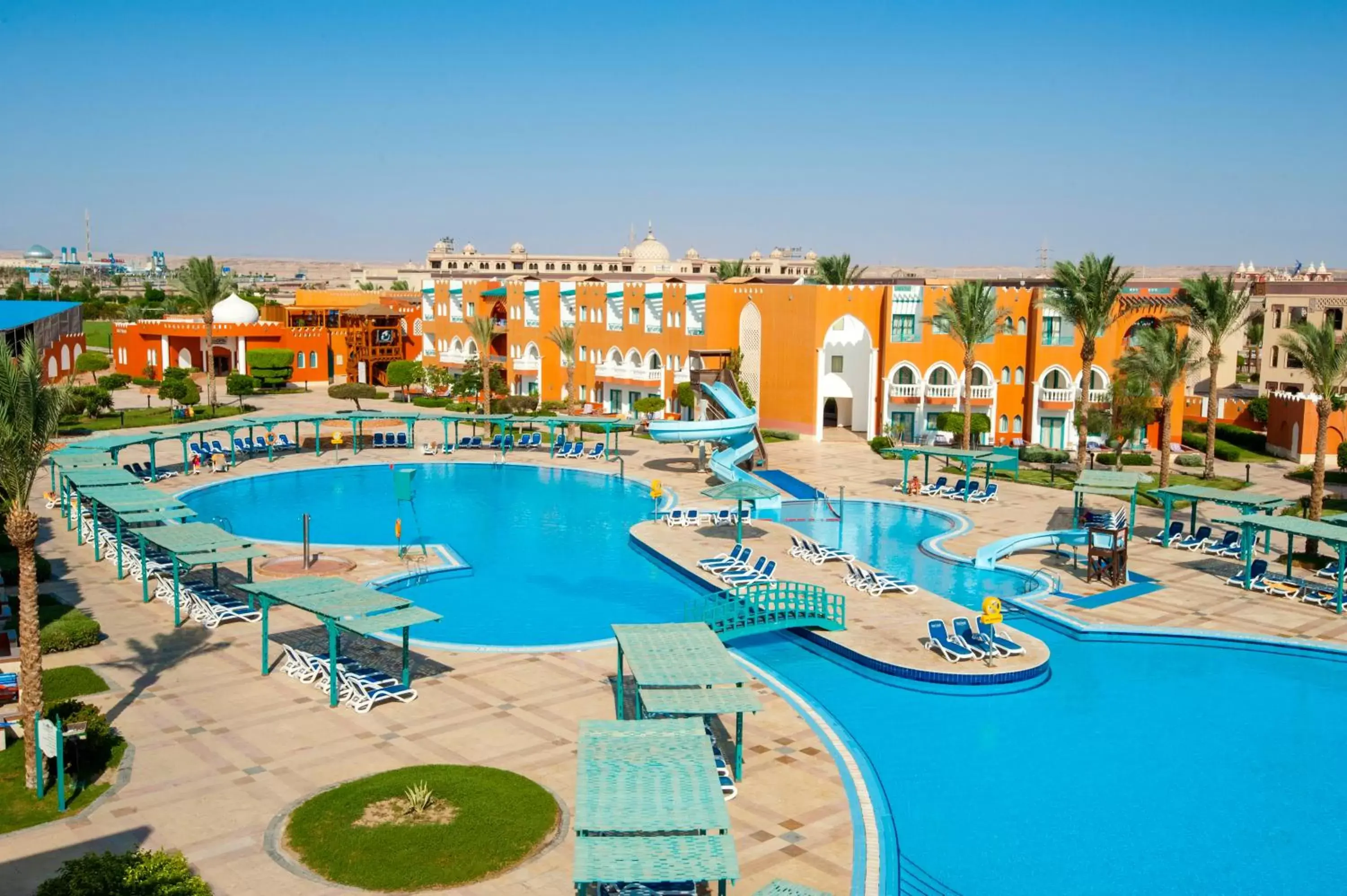 Pool view, Swimming Pool in Sunrise Garden Beach Resort