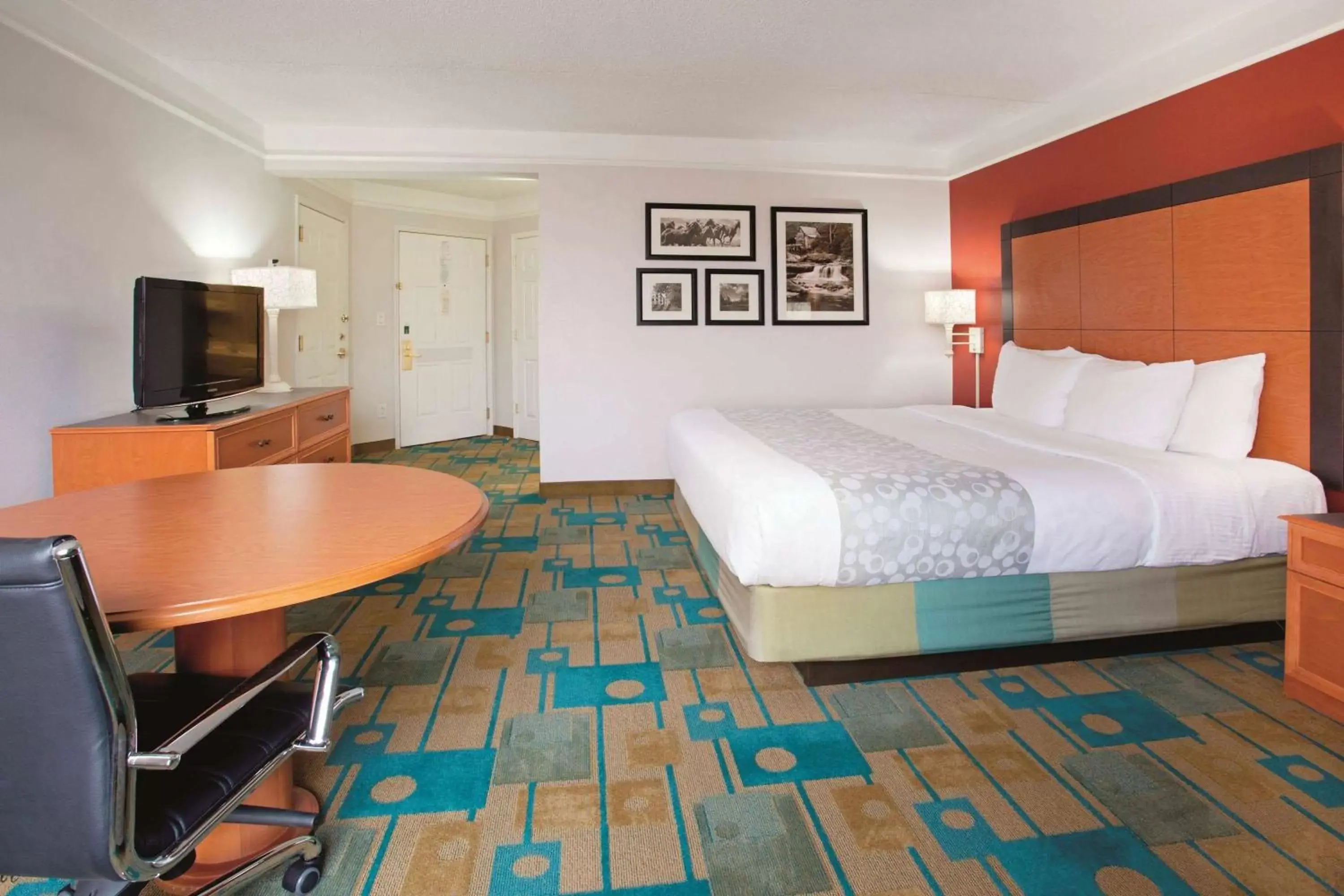 King Room with Mobility/Hearing Impaired Access - Non-Smoking in La Quinta by Wyndham Albuquerque West King Room with Mobility/Hearing Impaired Access - Non-Smoking in La Quinta by Wyndham Albuquerque West