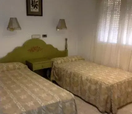 Photo of the whole room, Bed in Arcojalon