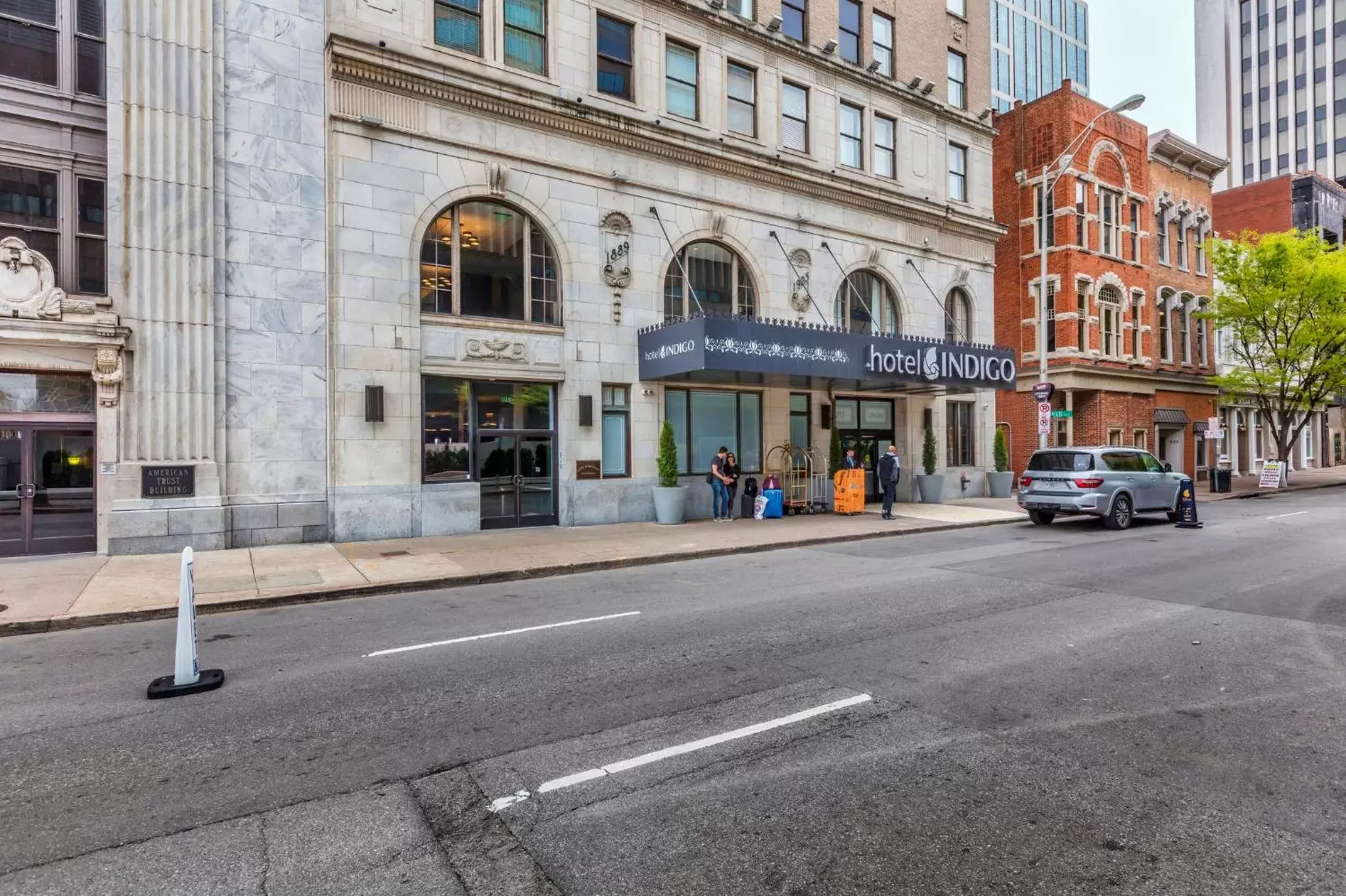 Property Building in Hotel Indigo Nashville - The Countrypolitan