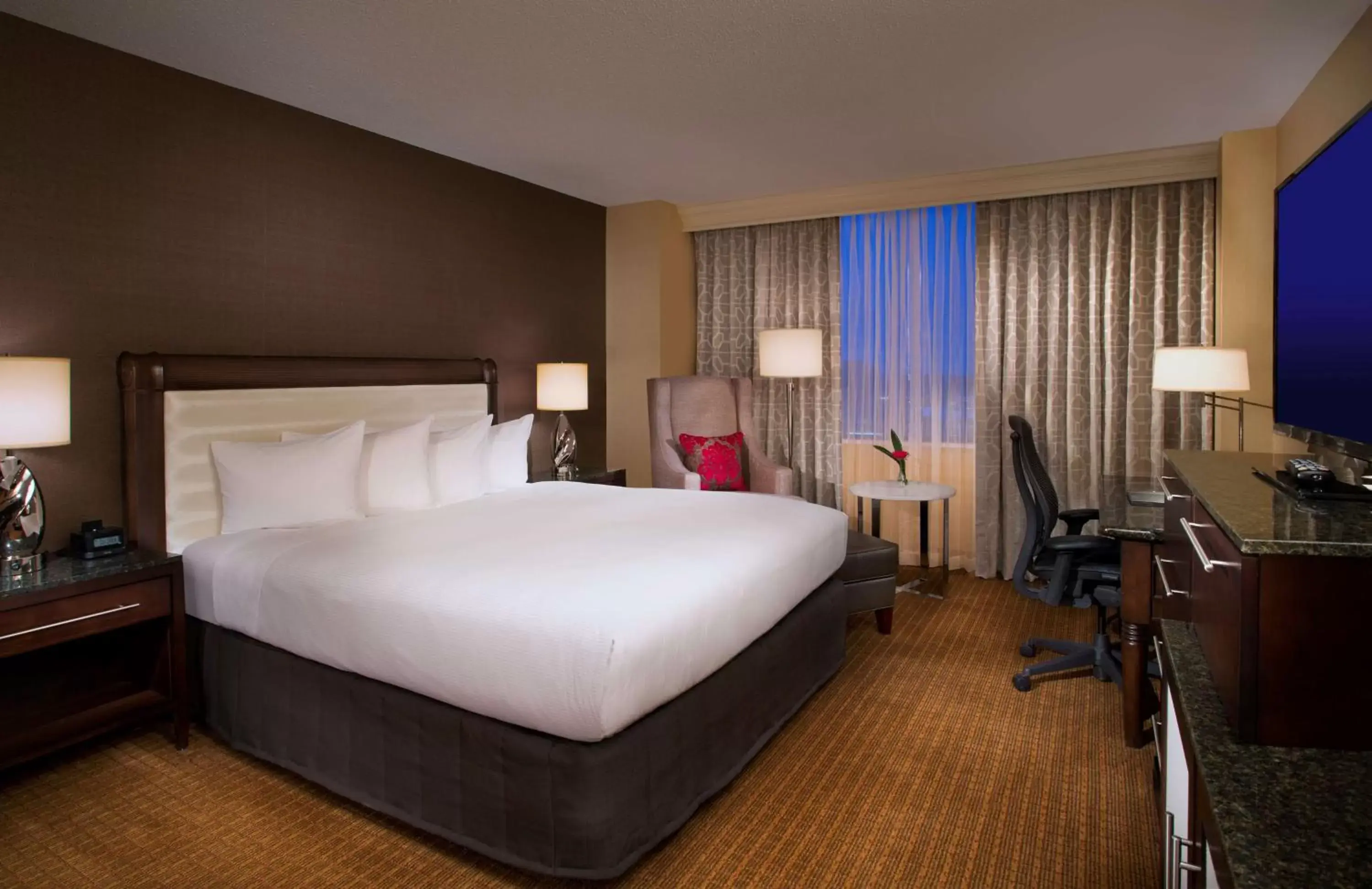 Bedroom in Hilton Minneapolis