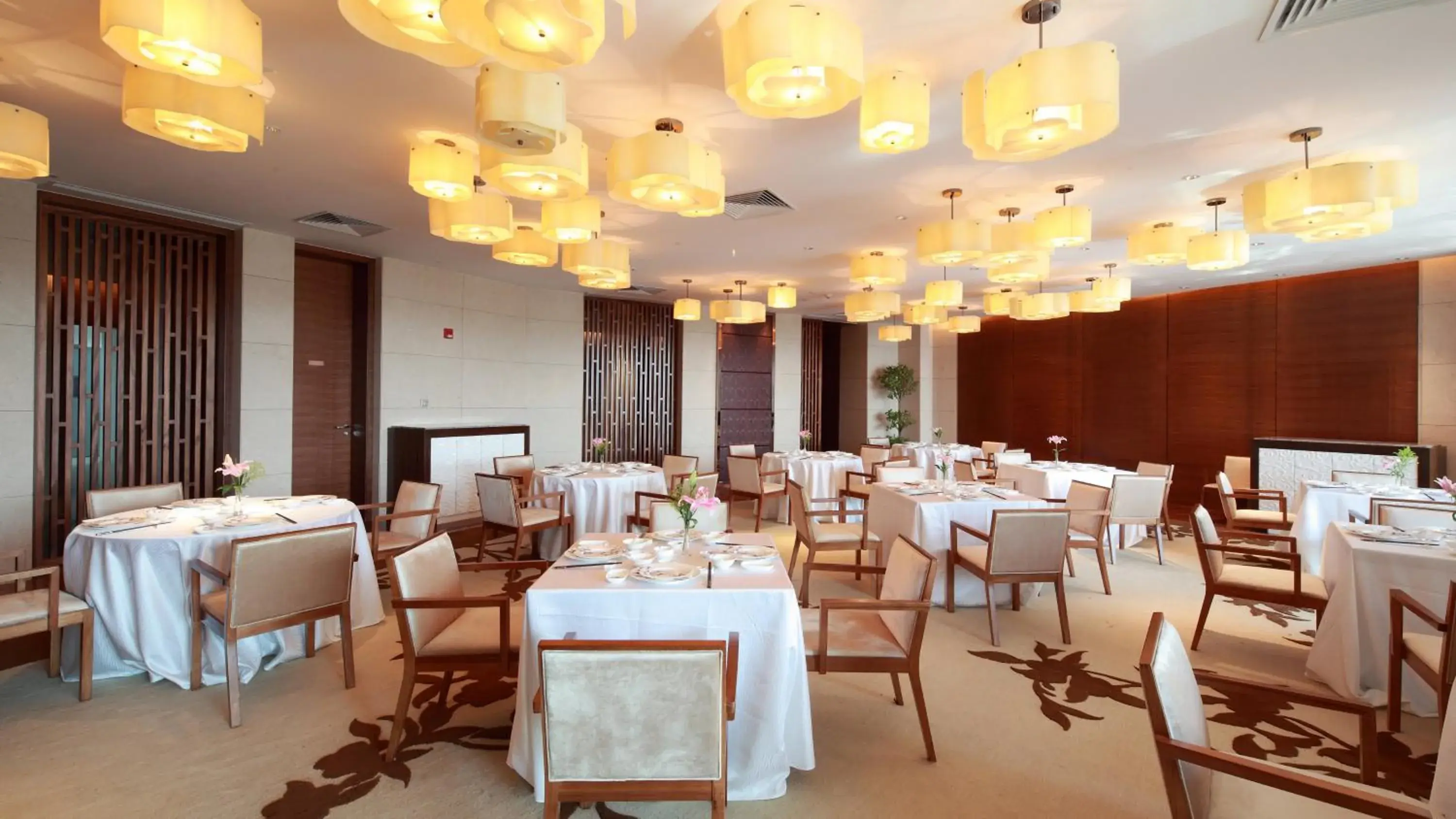 Restaurant/Places to Eat in Holiday Inn Nantong Oasis International, an IHG Hotel