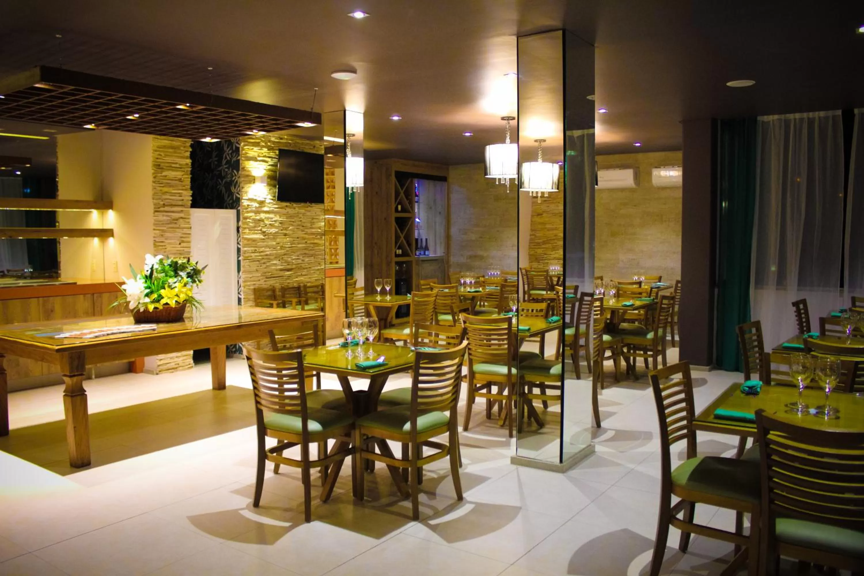 Restaurant/places to eat in Hotel Experience João Fernandes