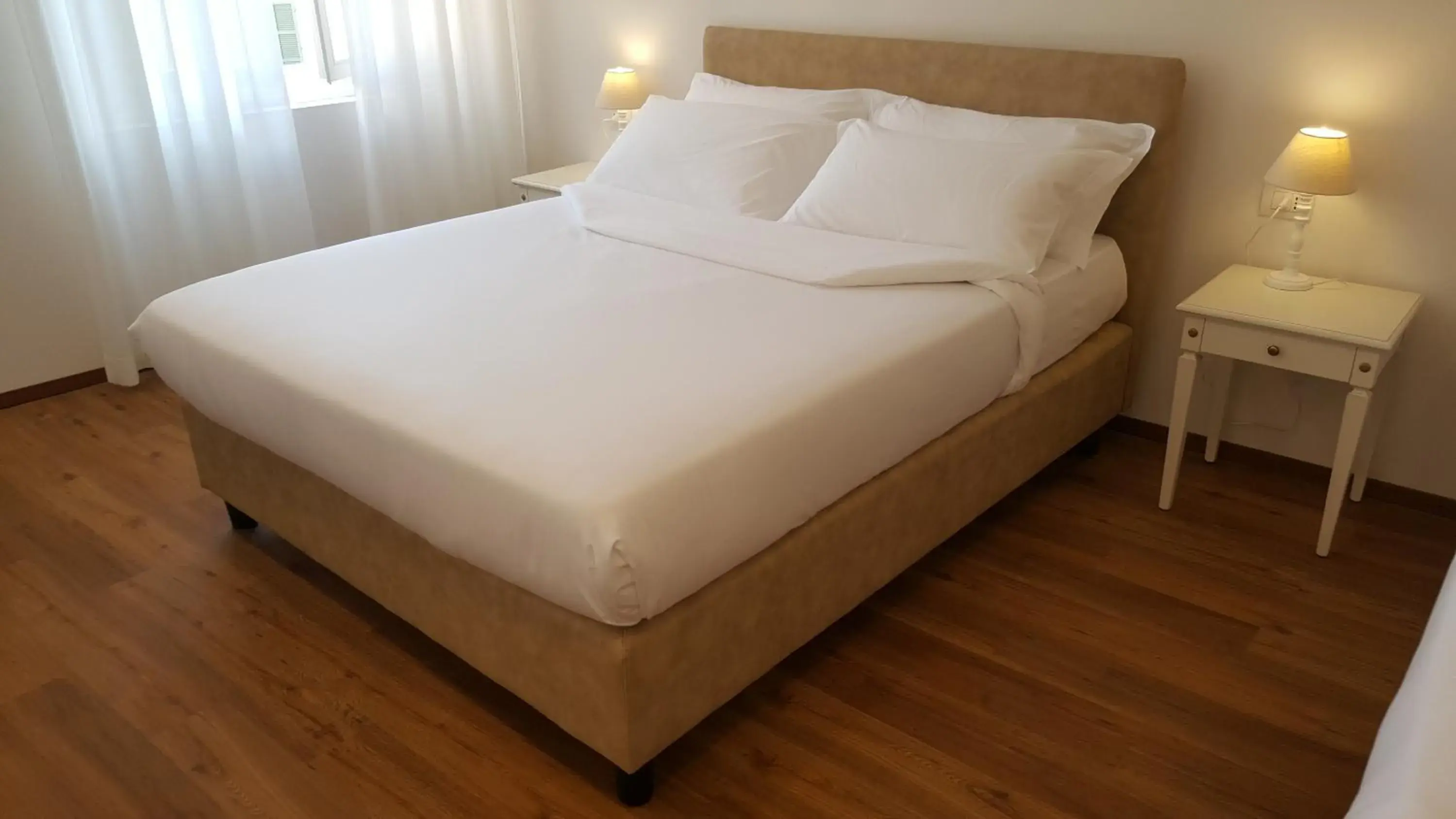 Bed, Room Photo in Albergo La Rocca