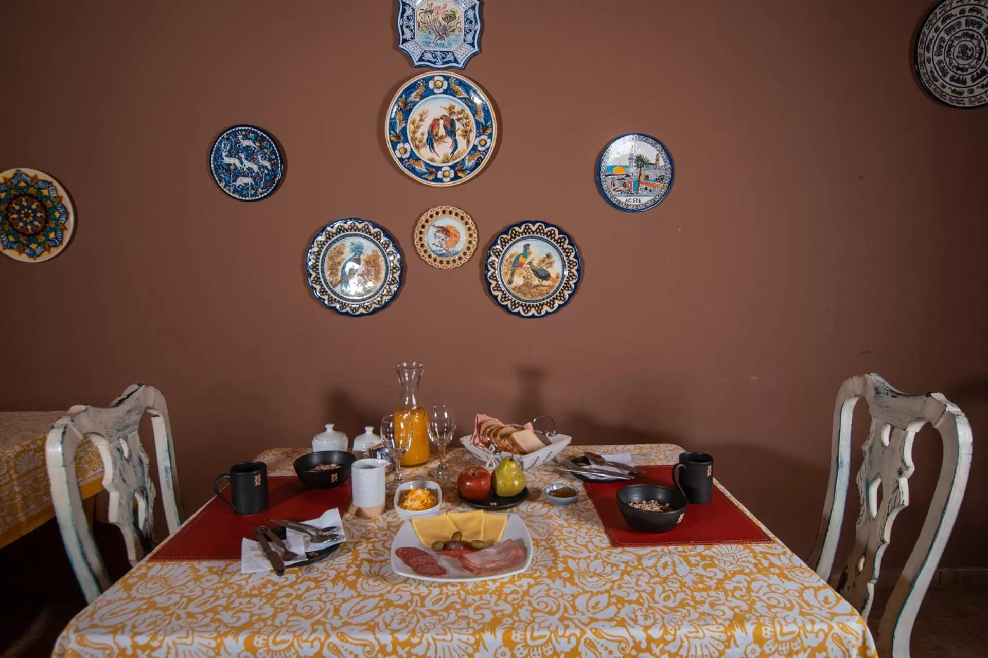 Dining area in Hotel Pat'ta Hoiri