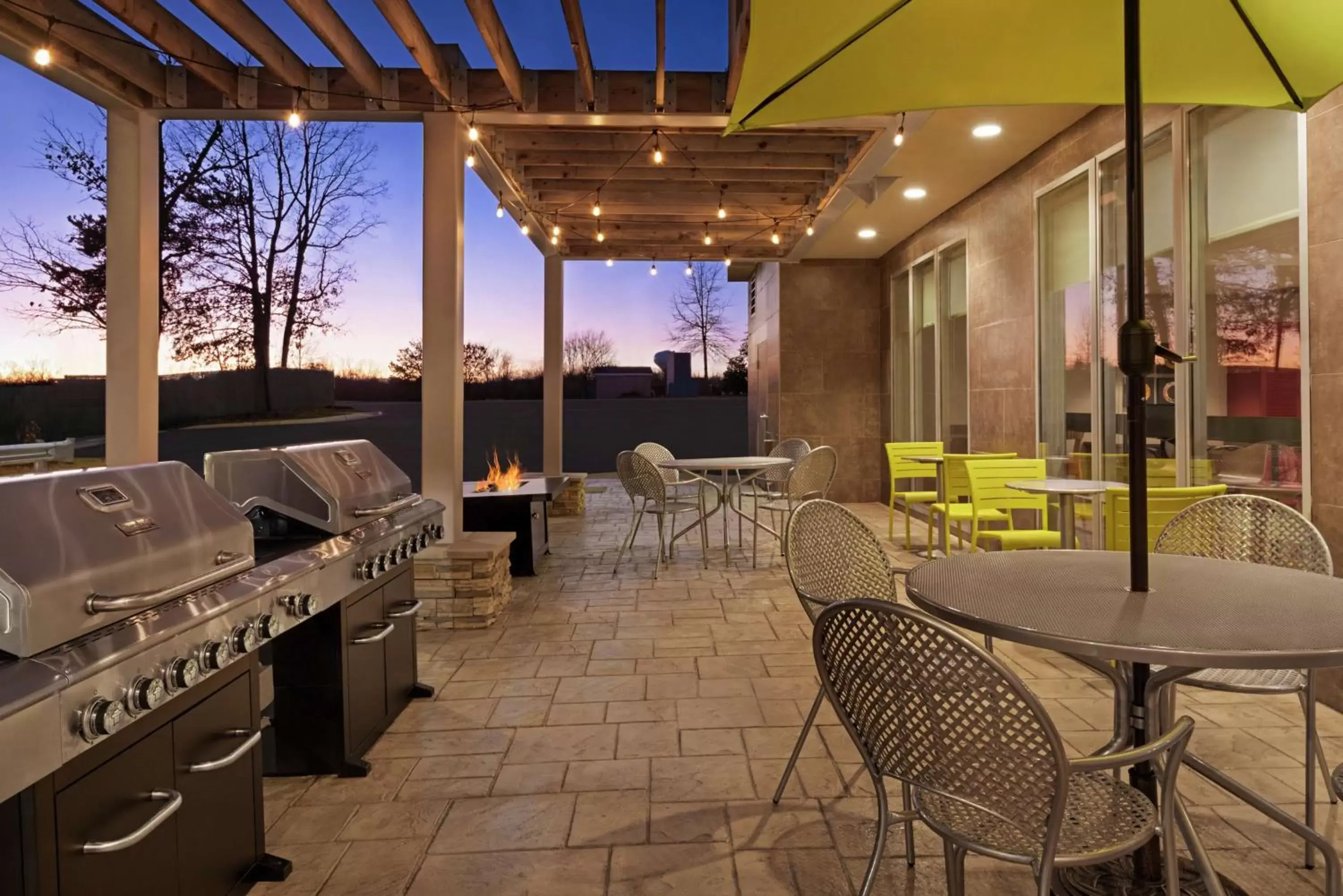 Patio, Restaurant/Places to Eat in Home2 Suites by Hilton Woodbridge Potomac Mills