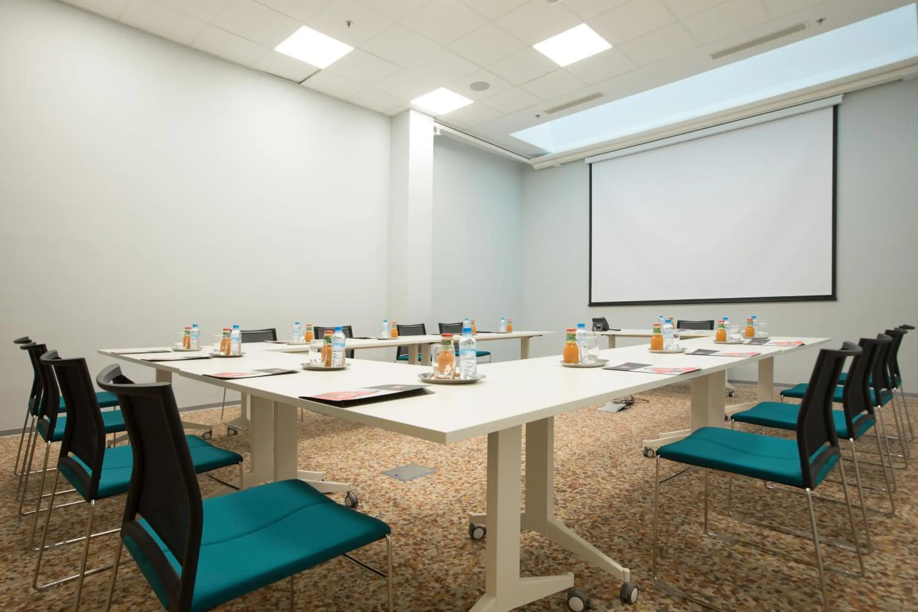 Meeting/conference room in Ibis Casablanca Abdelmoumen